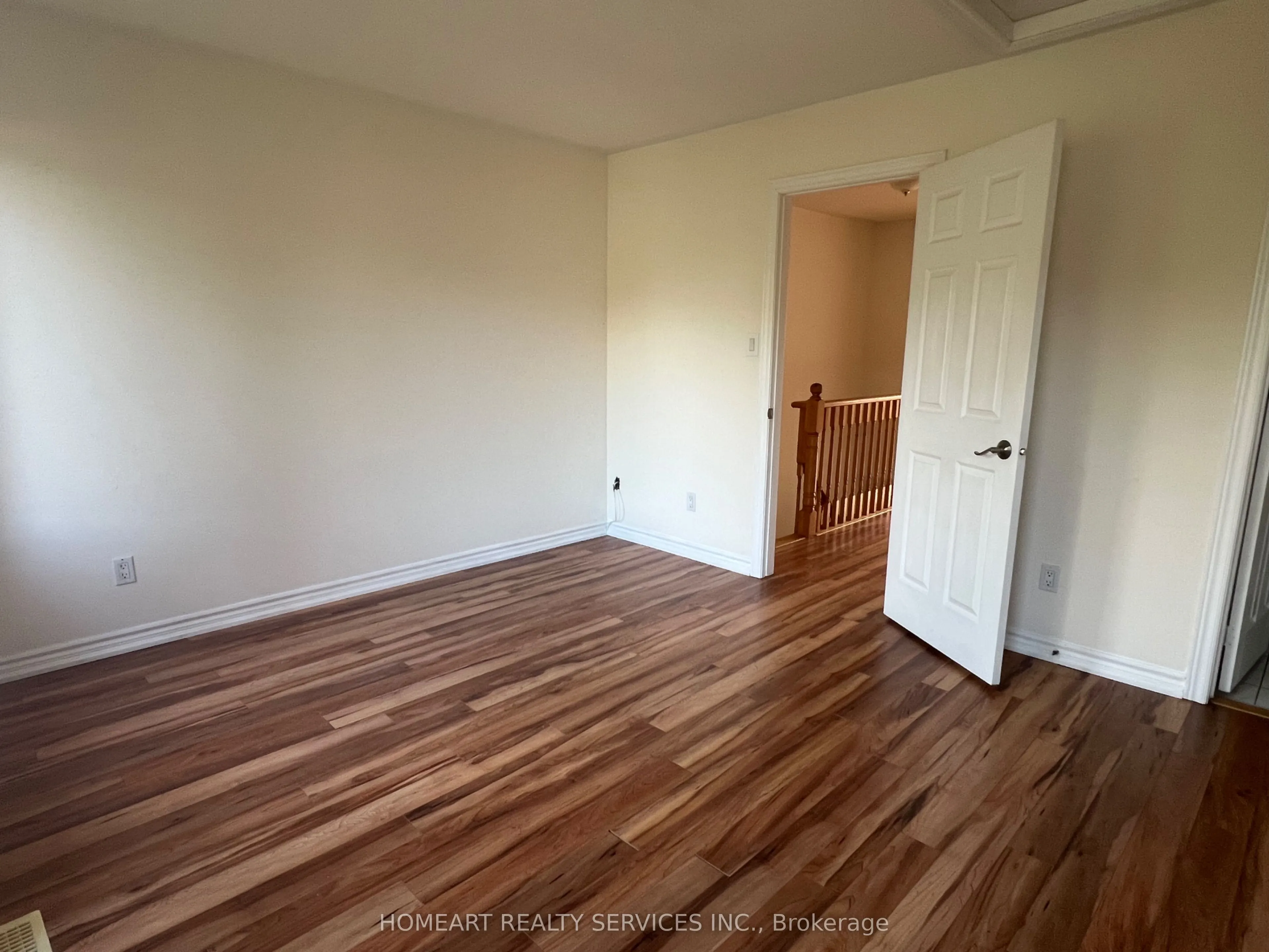 20 Leitchcroft Crescent, #6
