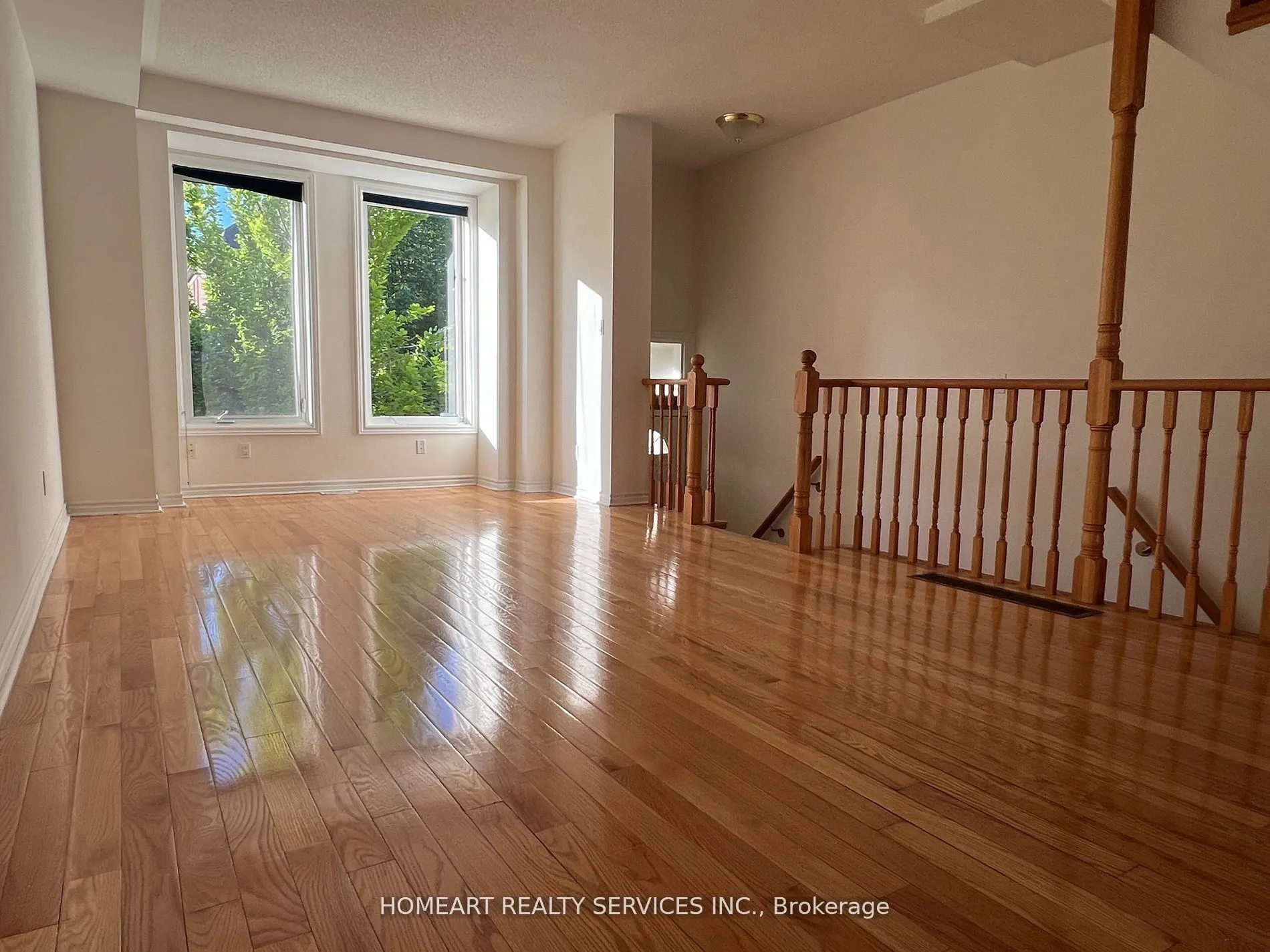 20 Leitchcroft Crescent, #6