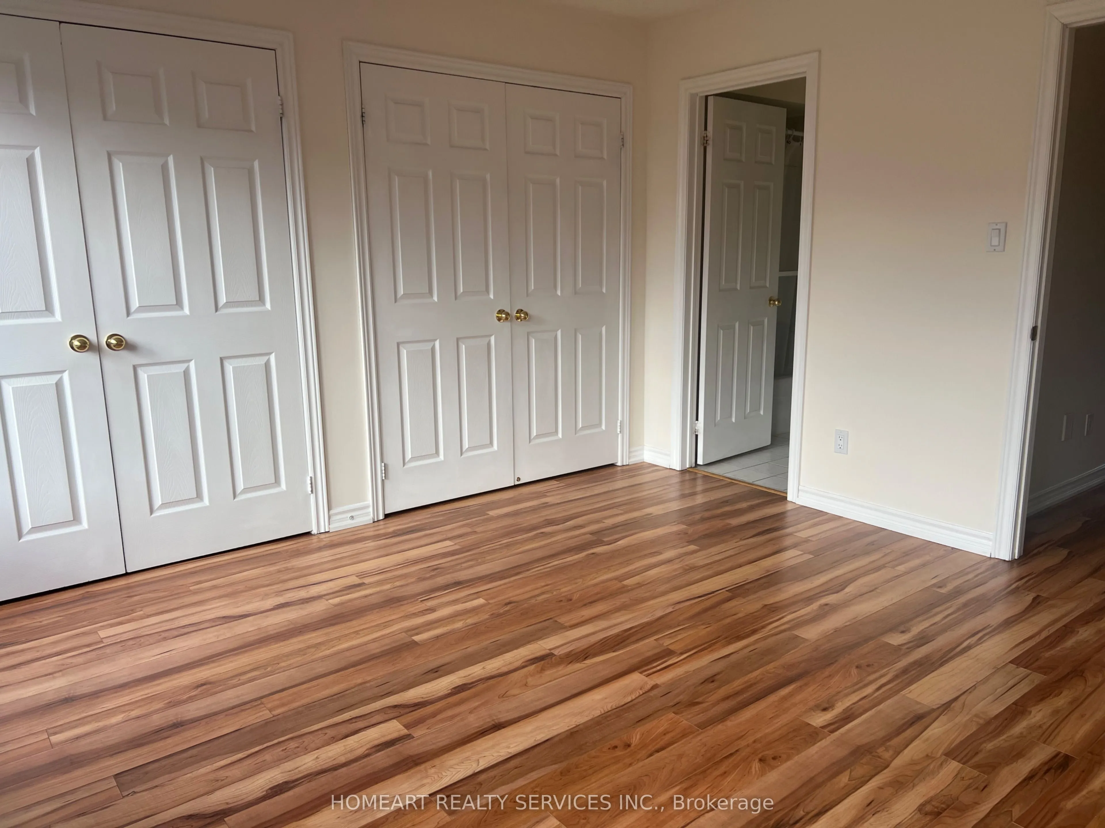 20 Leitchcroft Crescent, #6
