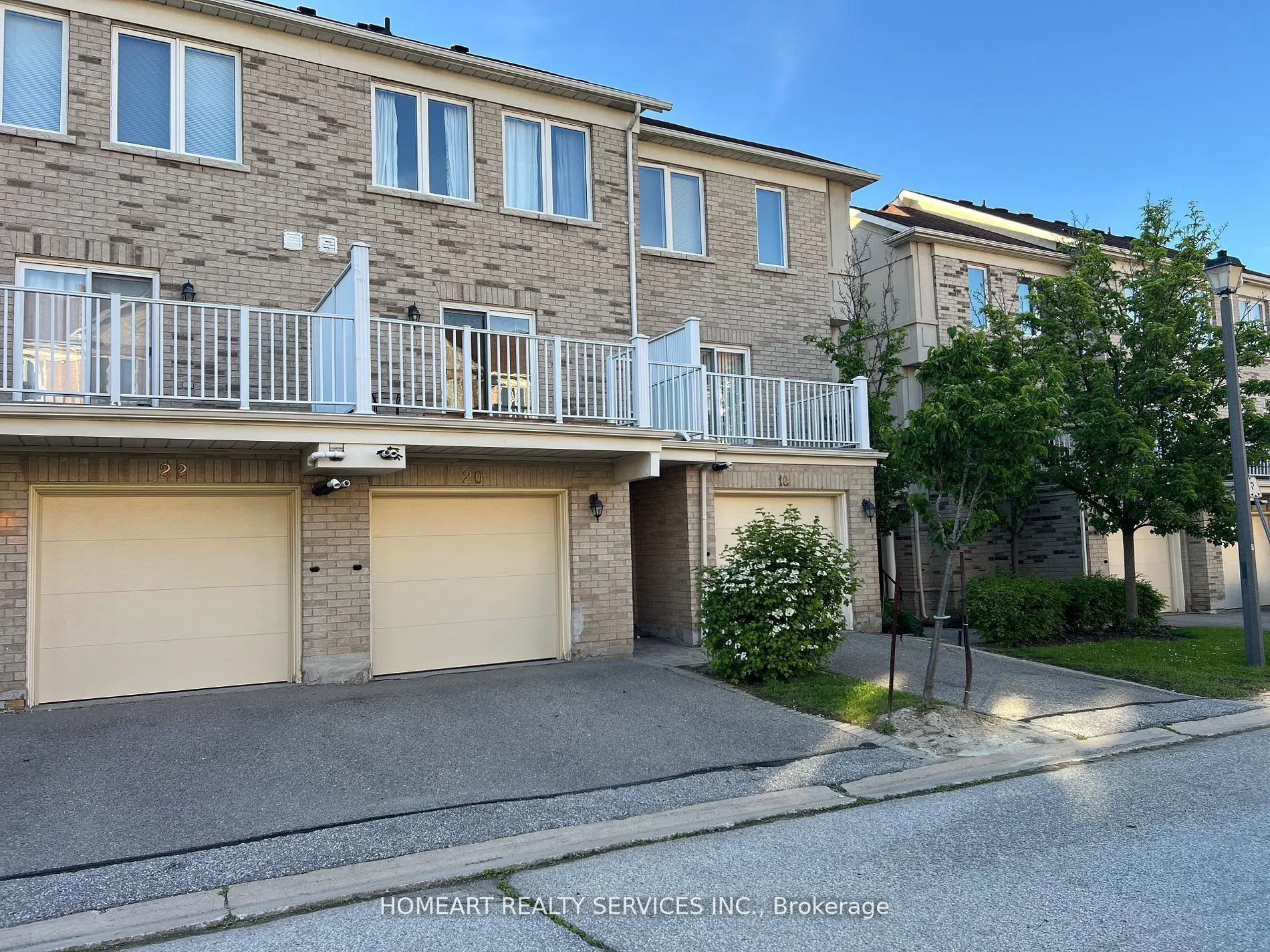 20 Leitchcroft Crescent, #6