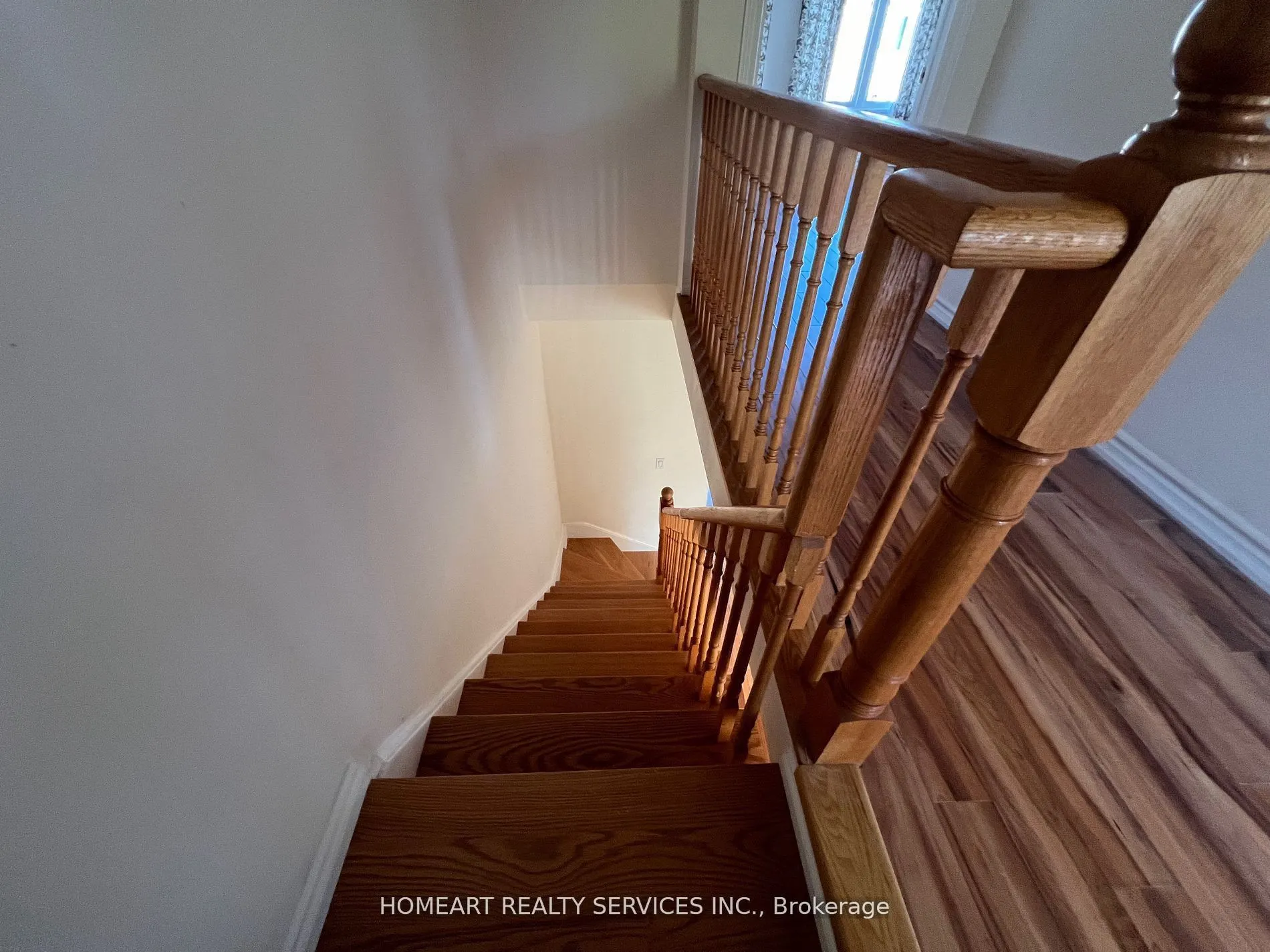 20 Leitchcroft Crescent, #6