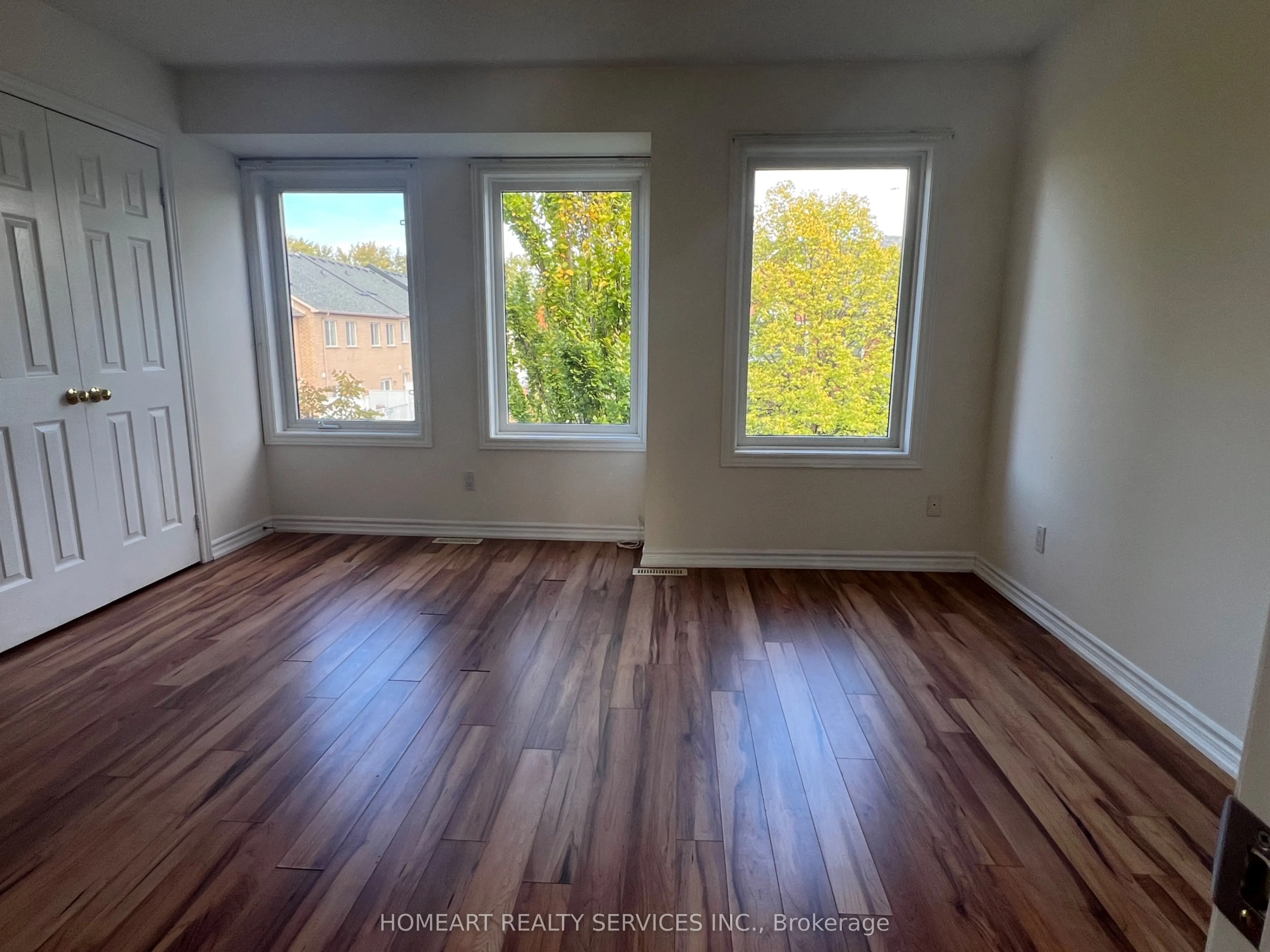 20 Leitchcroft Crescent, #6