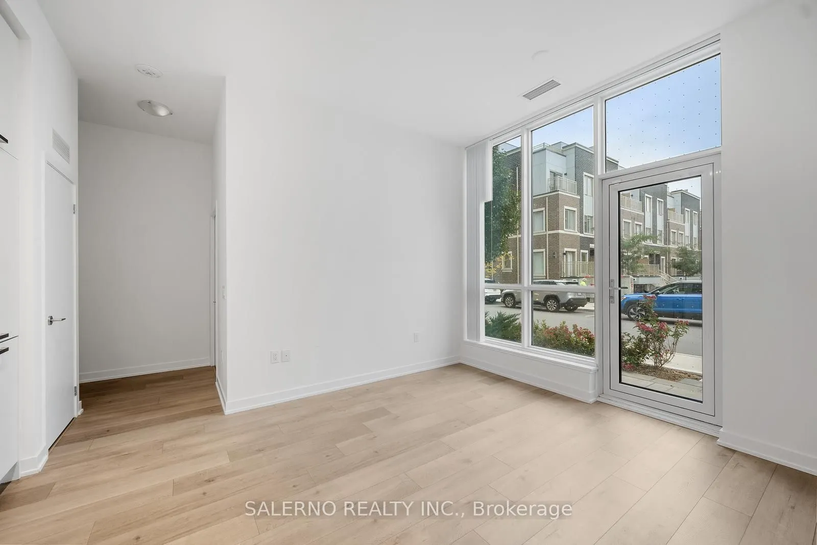 10 Honeycrisp Crescent, #105