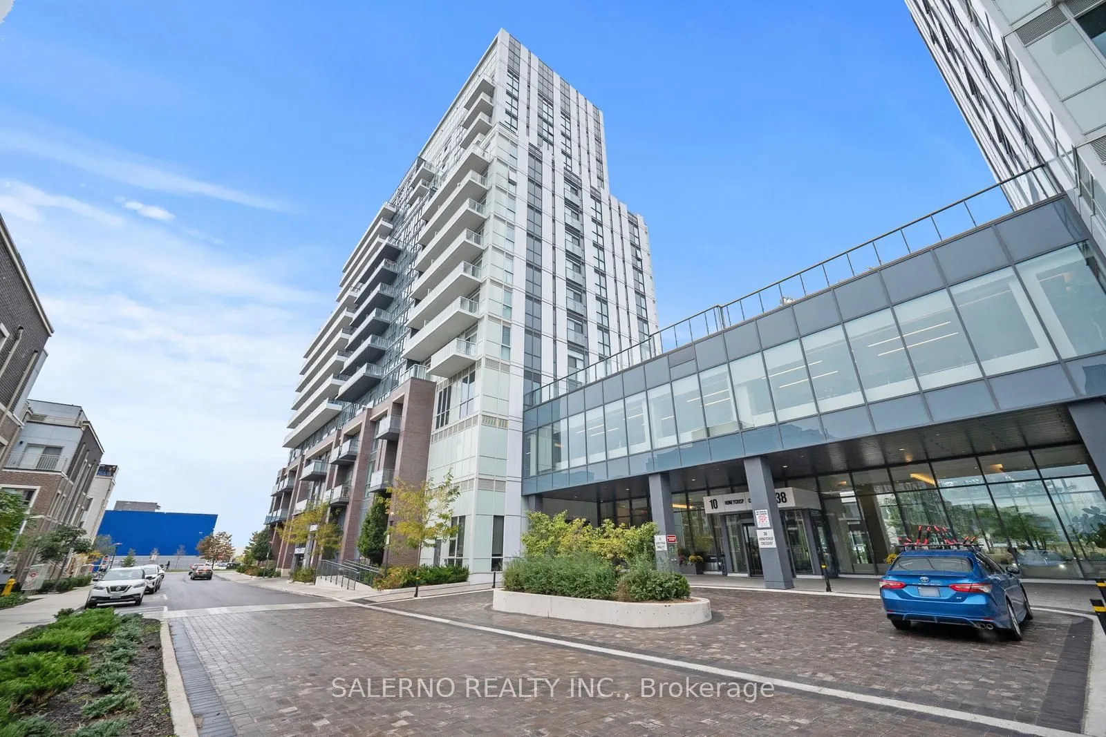 10 Honeycrisp Crescent, #105