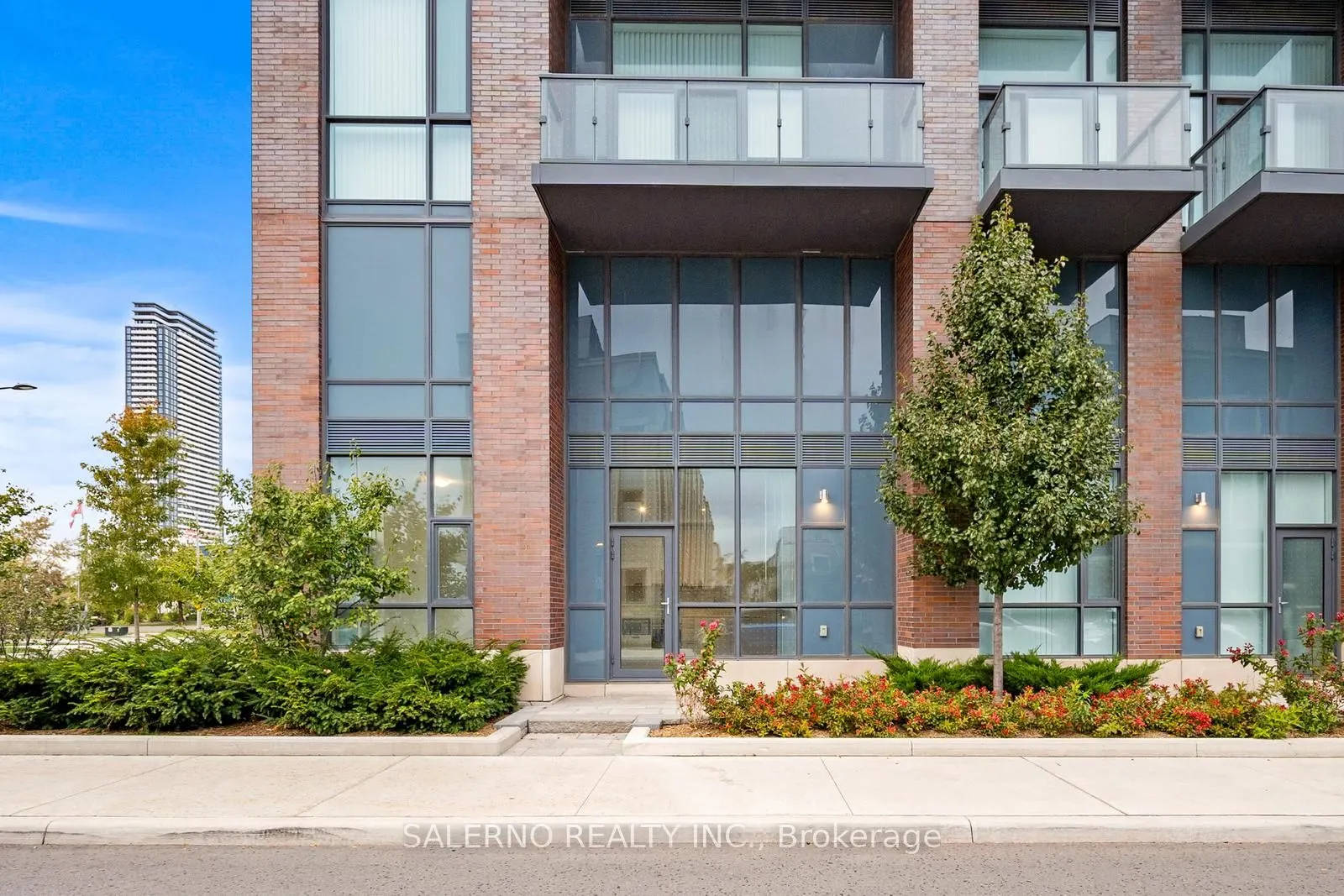 10 Honeycrisp Crescent, #105