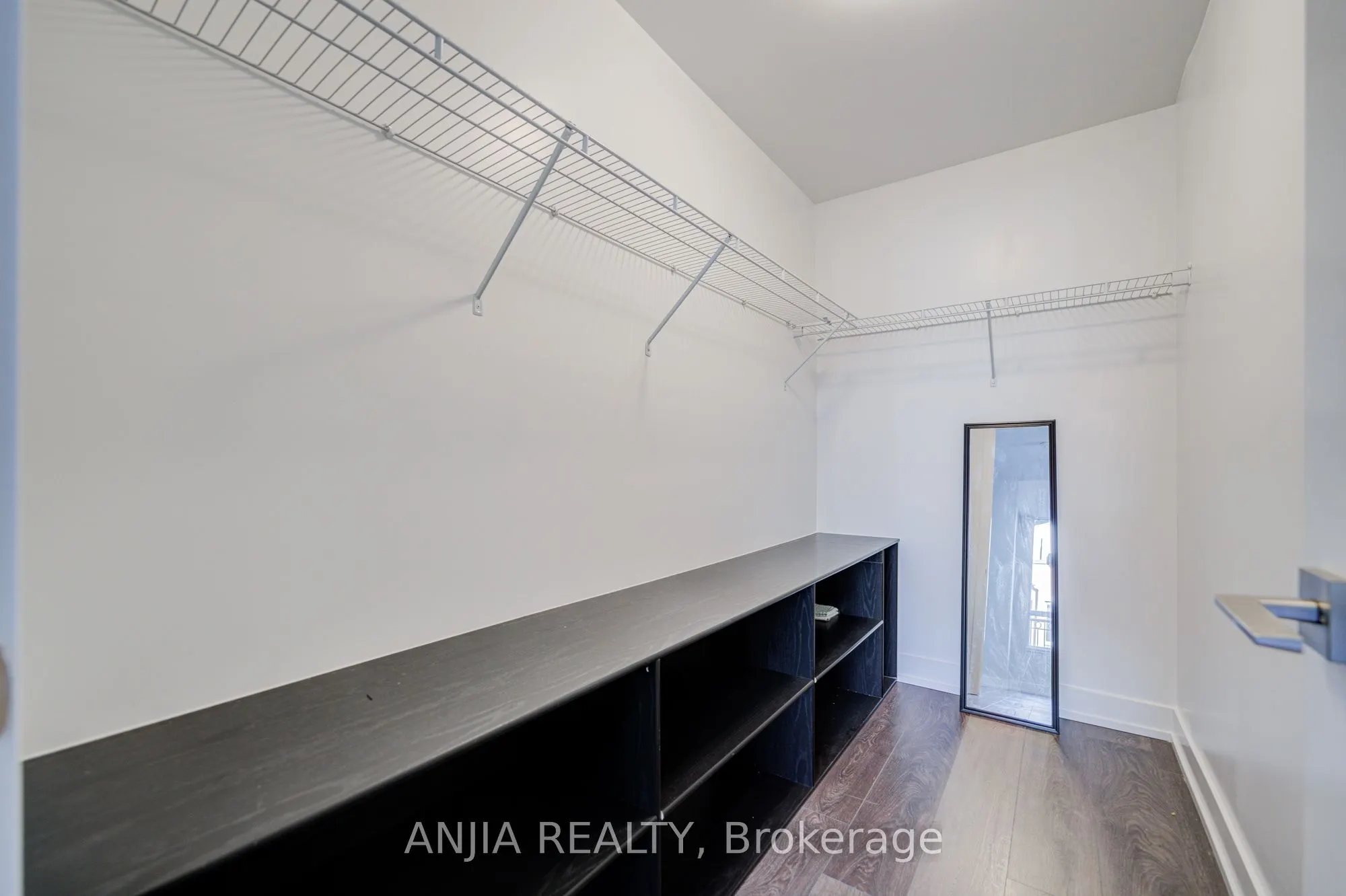 268 Buchanan Drive, #219W
