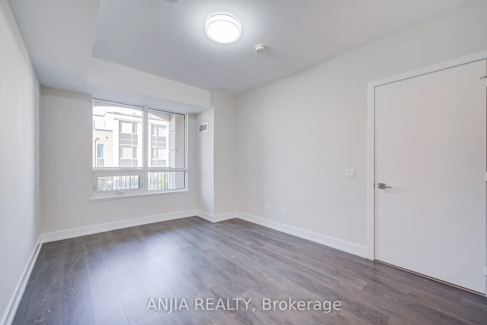 268 Buchanan Drive, #219W