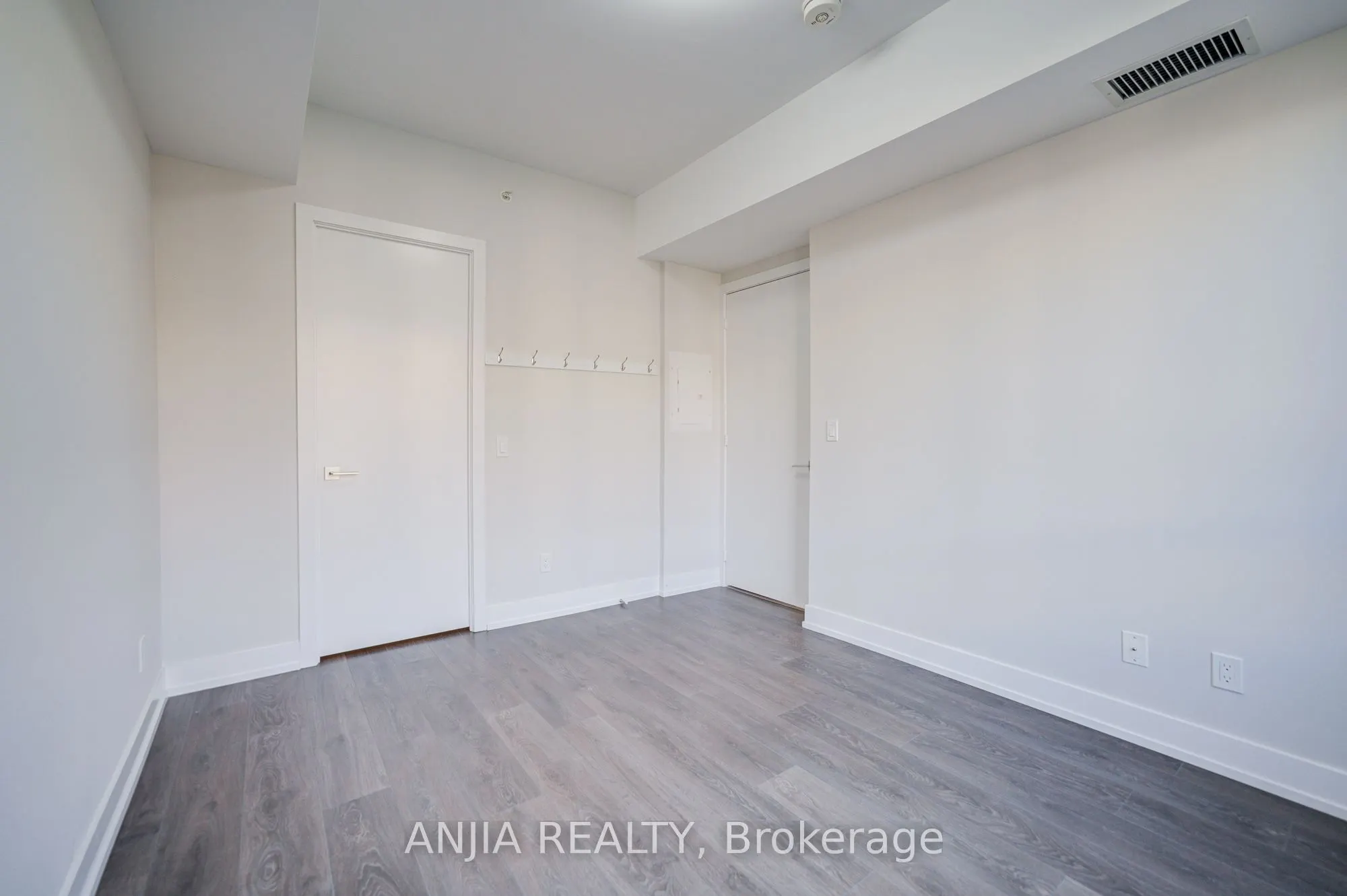 268 Buchanan Drive, #219W