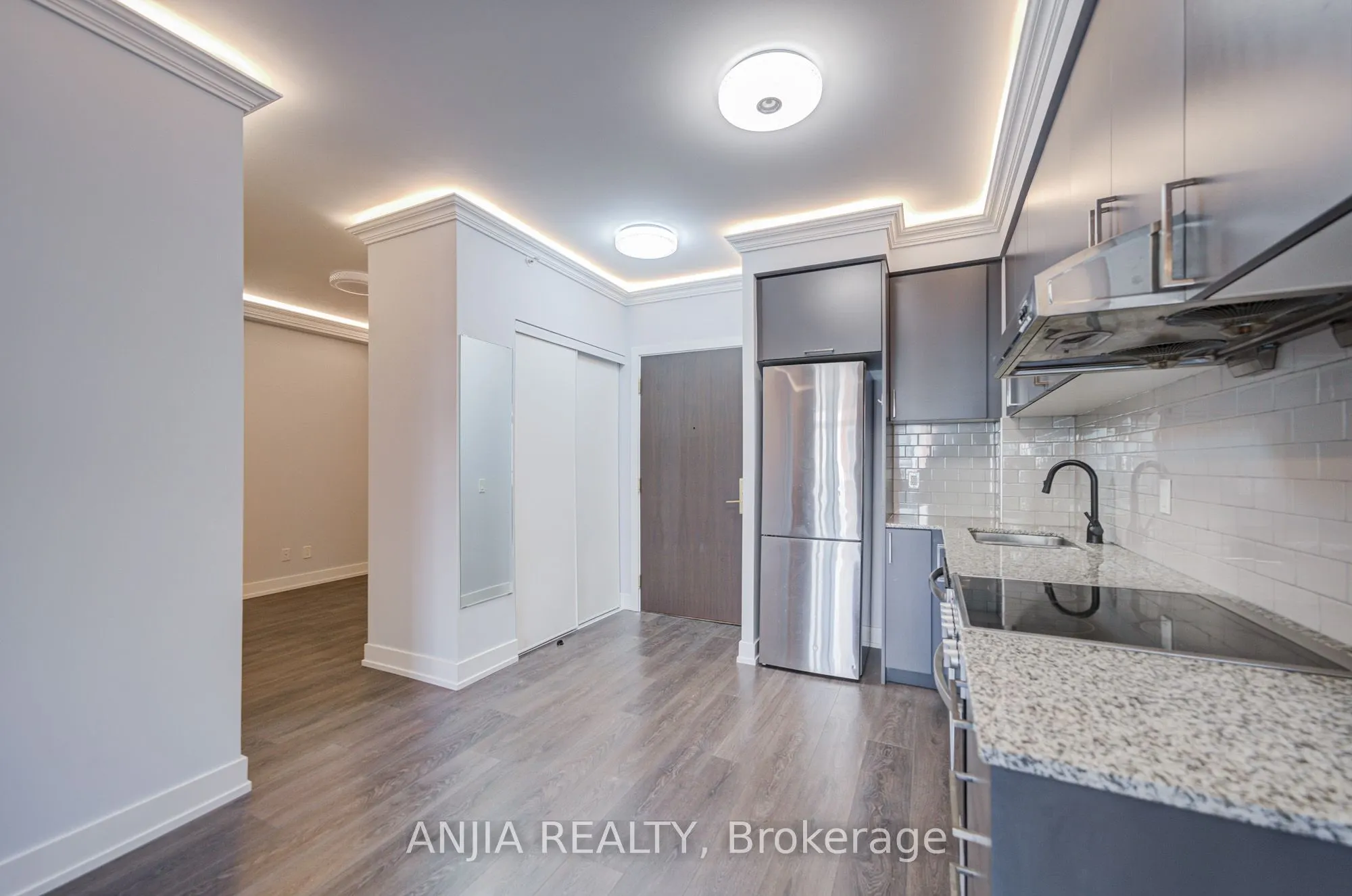 268 Buchanan Drive, #219W