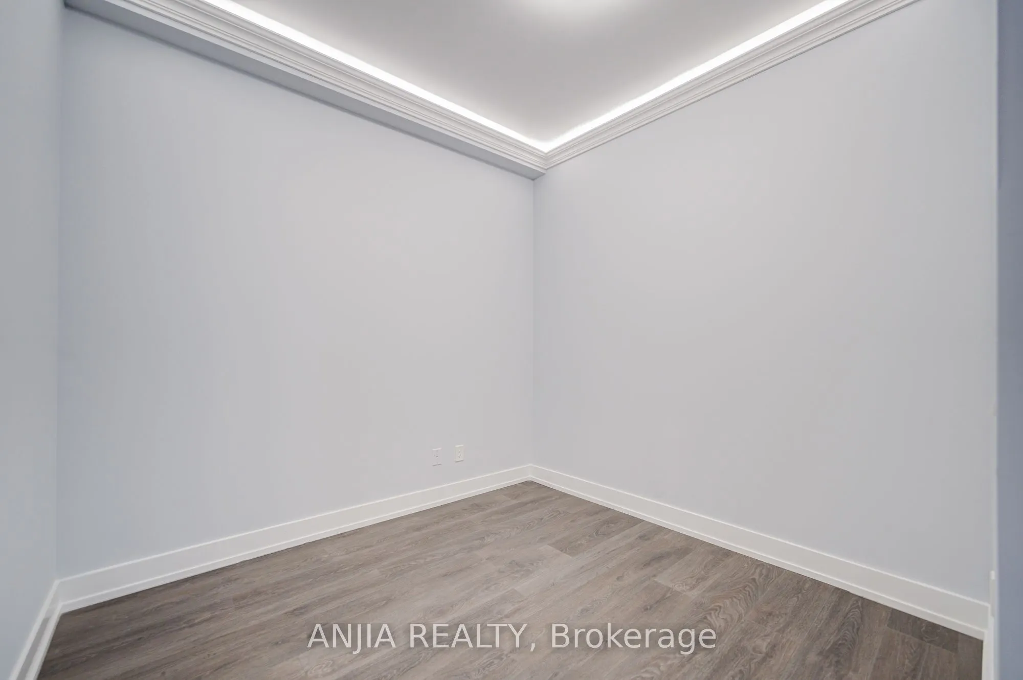 268 Buchanan Drive, #219W
