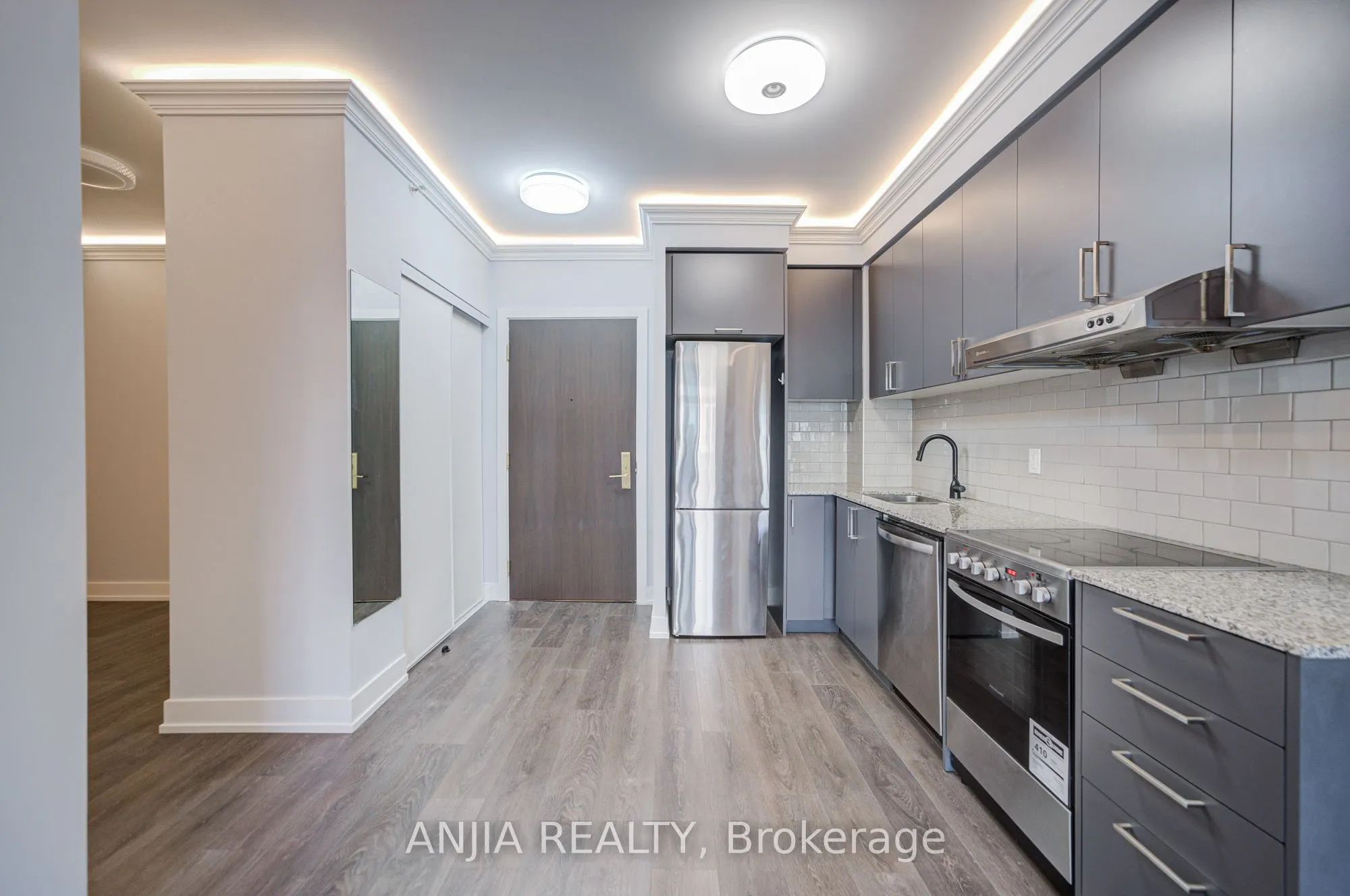 268 Buchanan Drive, #219W