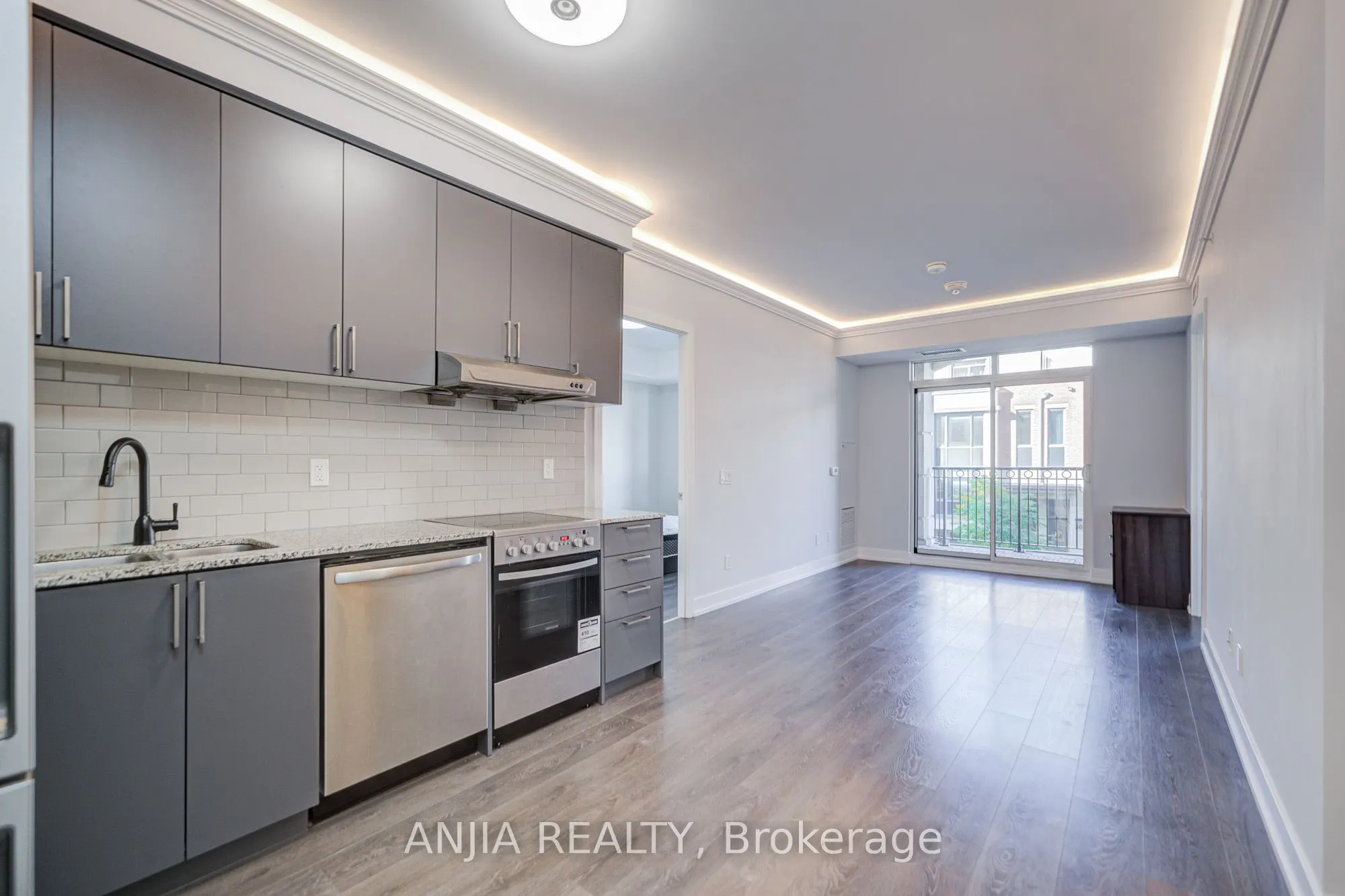 268 Buchanan Drive, #219W