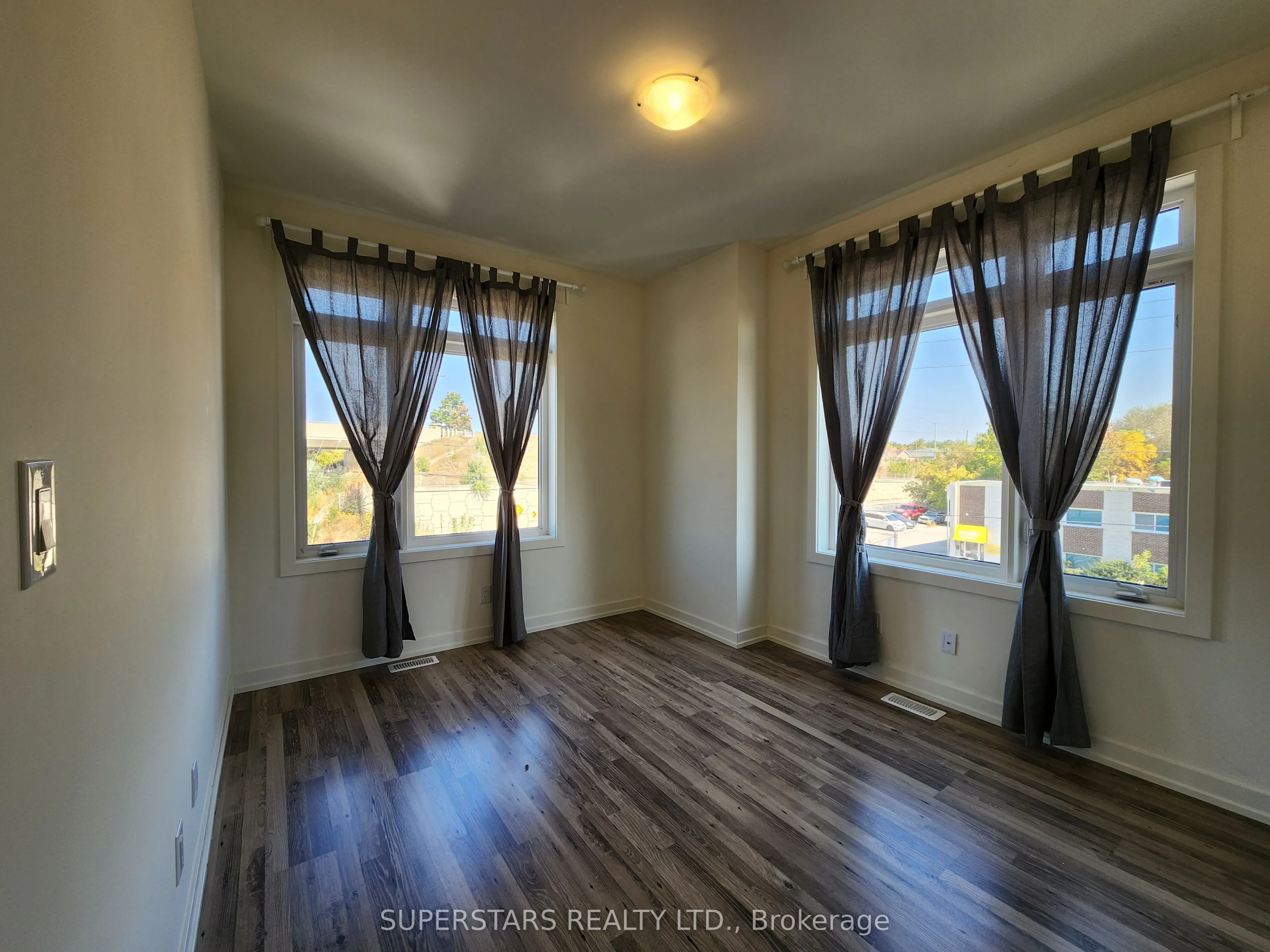 370 Red Maple Road, #37