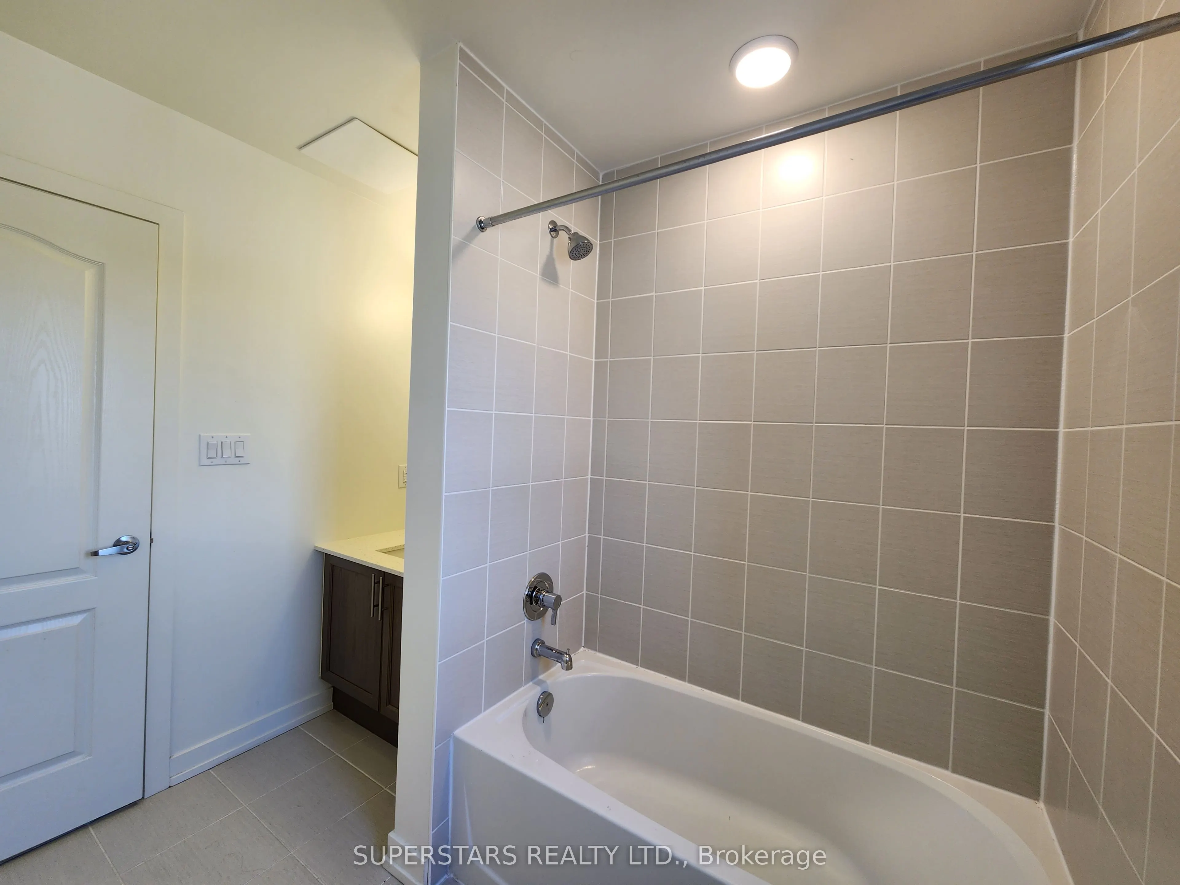 370 Red Maple Road, #37