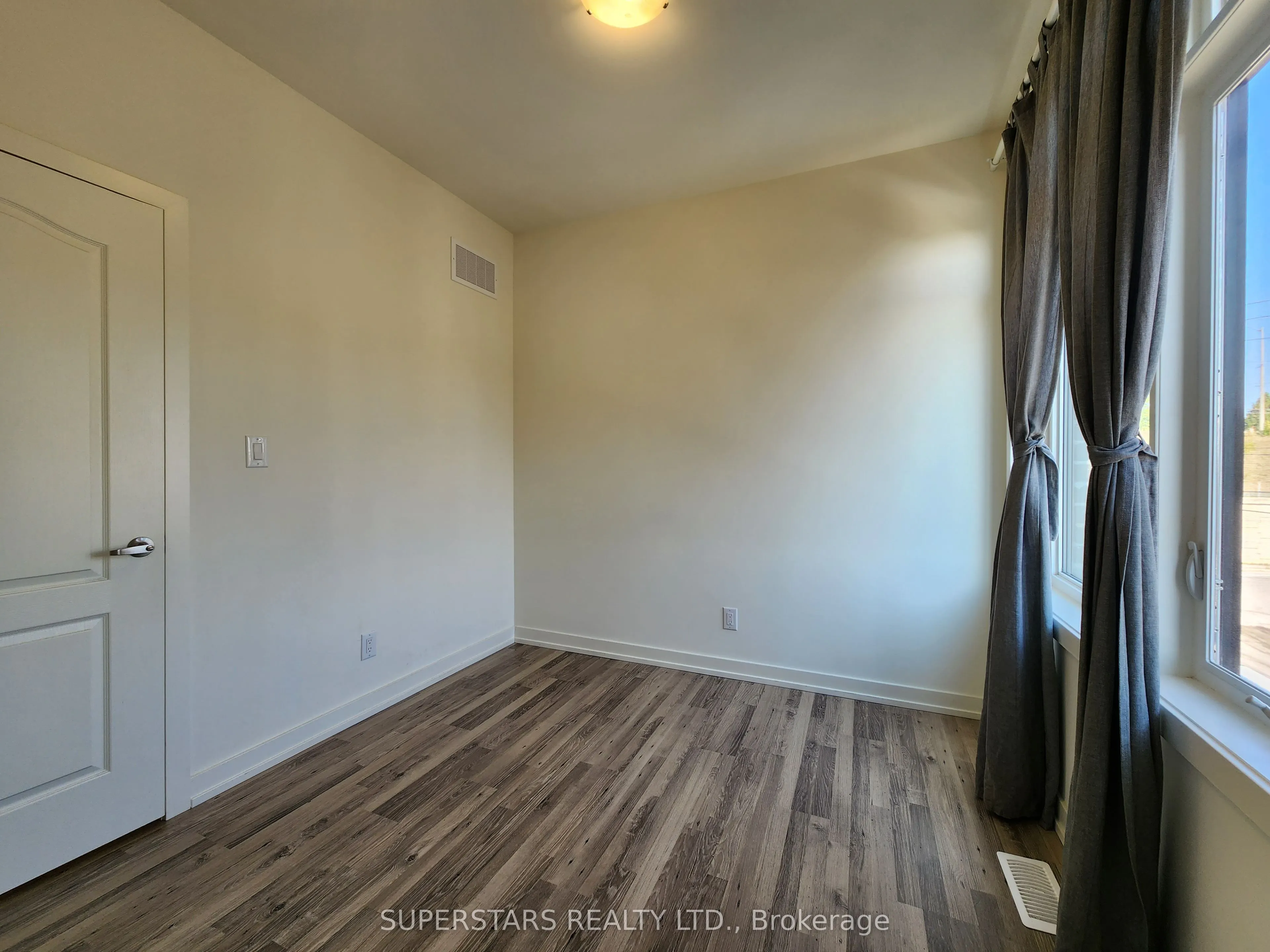 370 Red Maple Road, #37