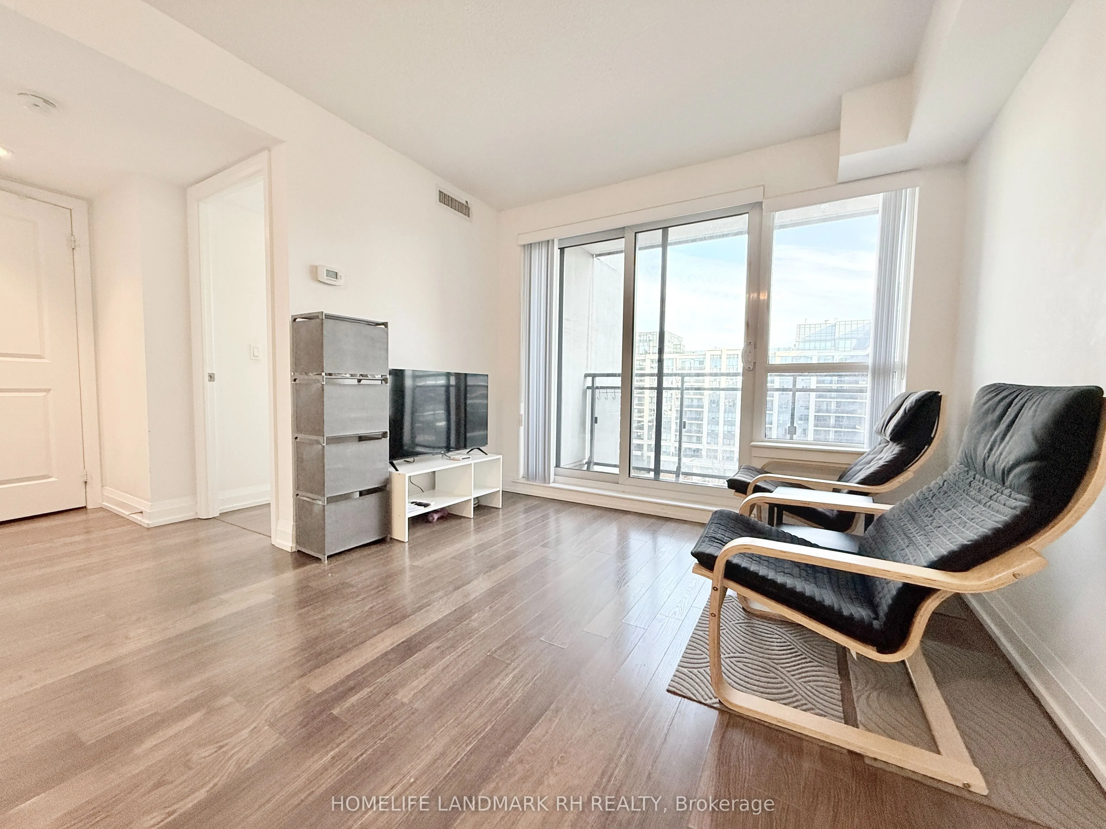 370 Highway 7 E, #825