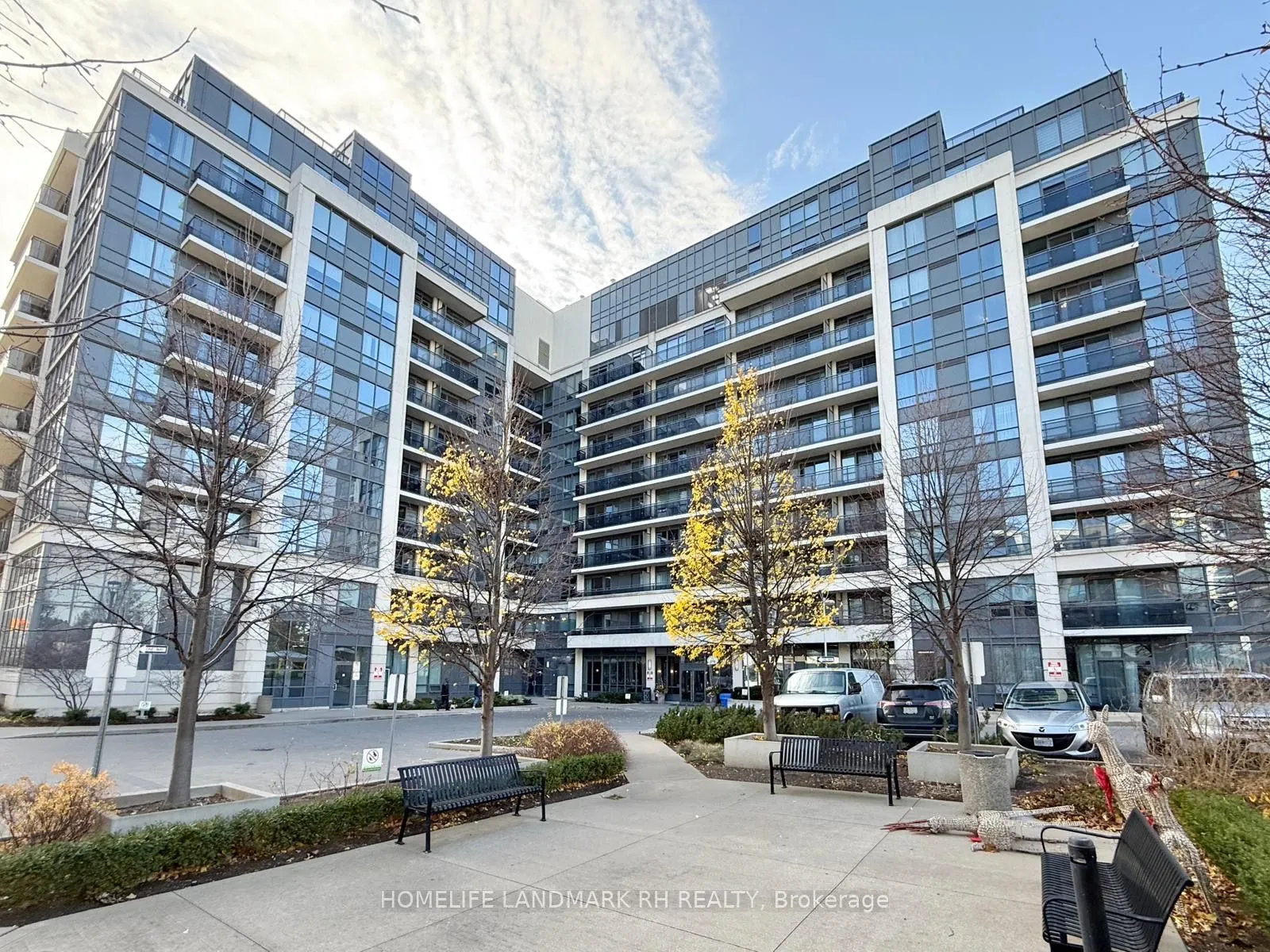 370 Highway 7 E, #825
