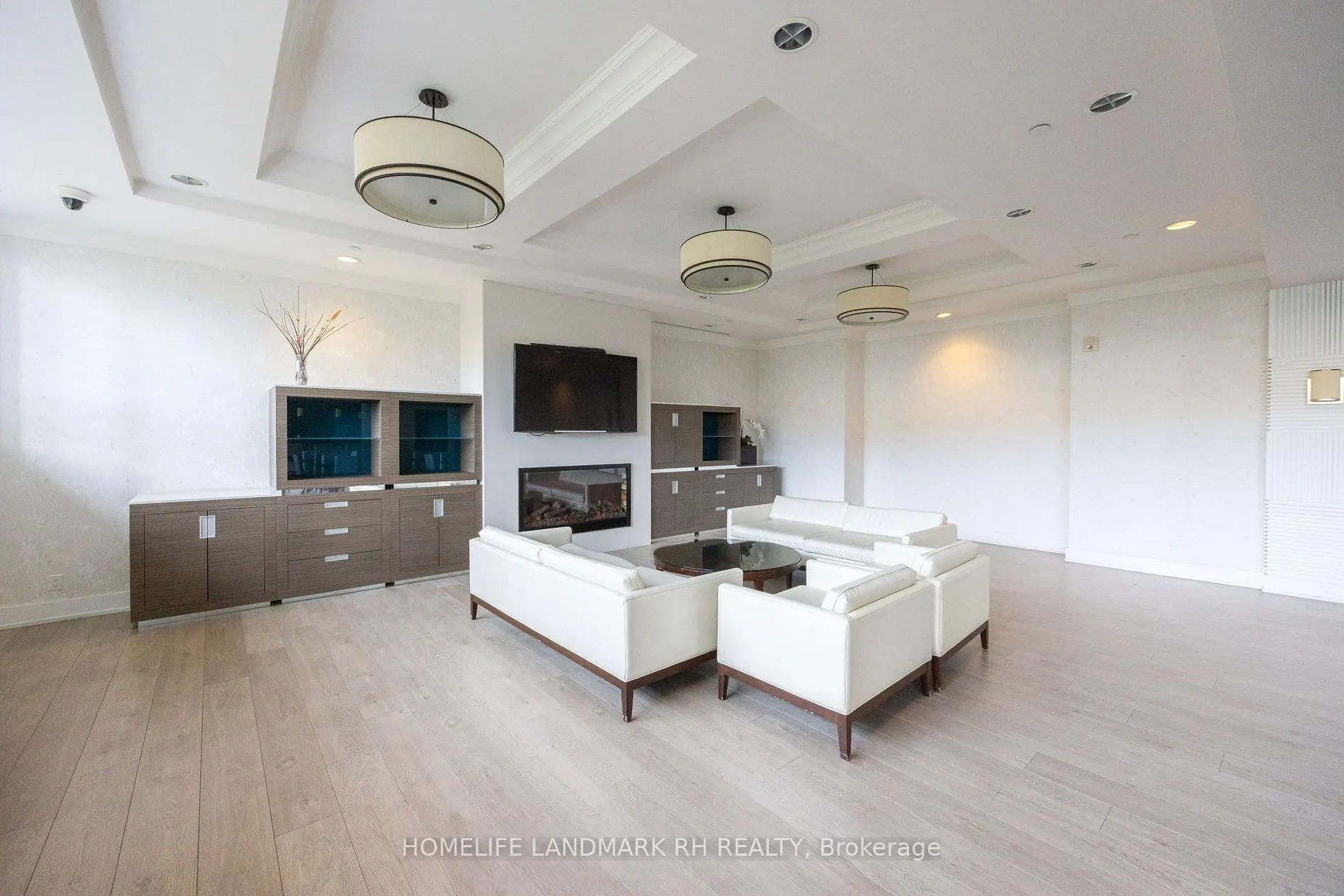 370 Highway 7 E, #825
