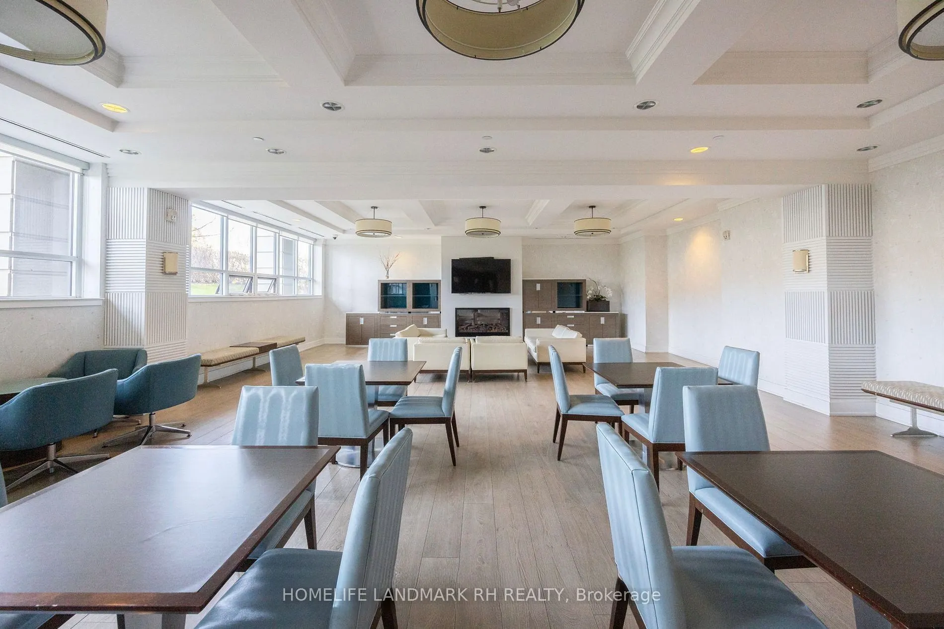 370 Highway 7 E, #825