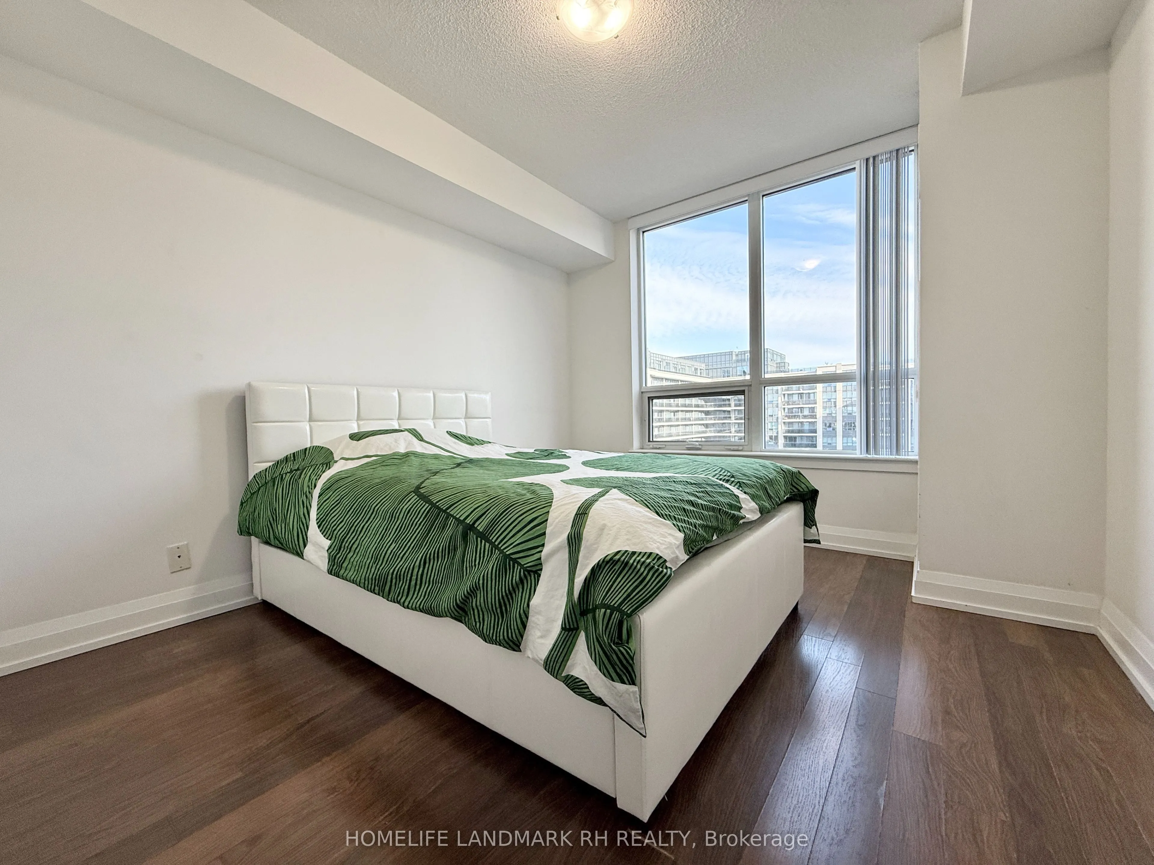 370 Highway 7 E, #825