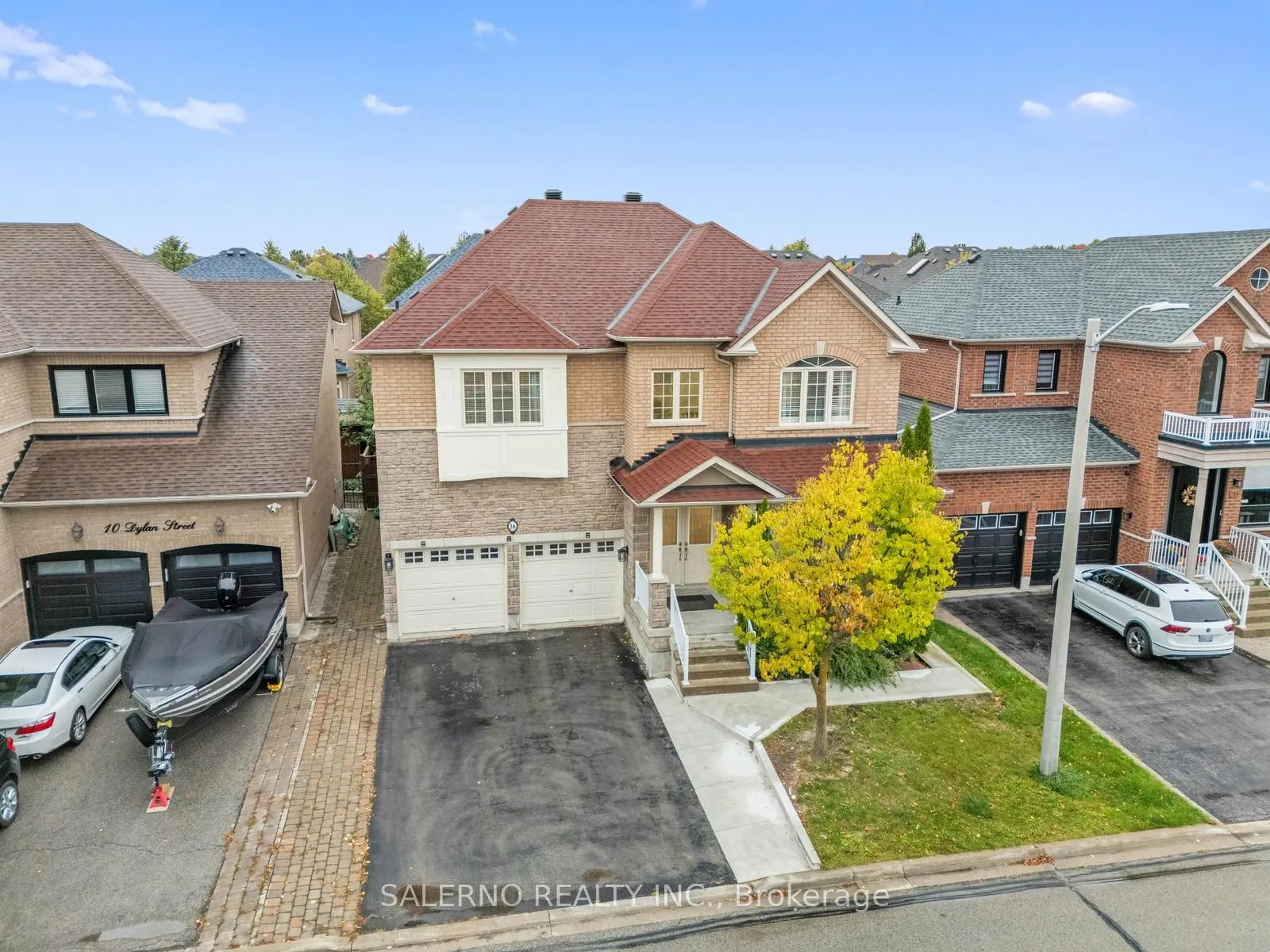 16 Dylan Street