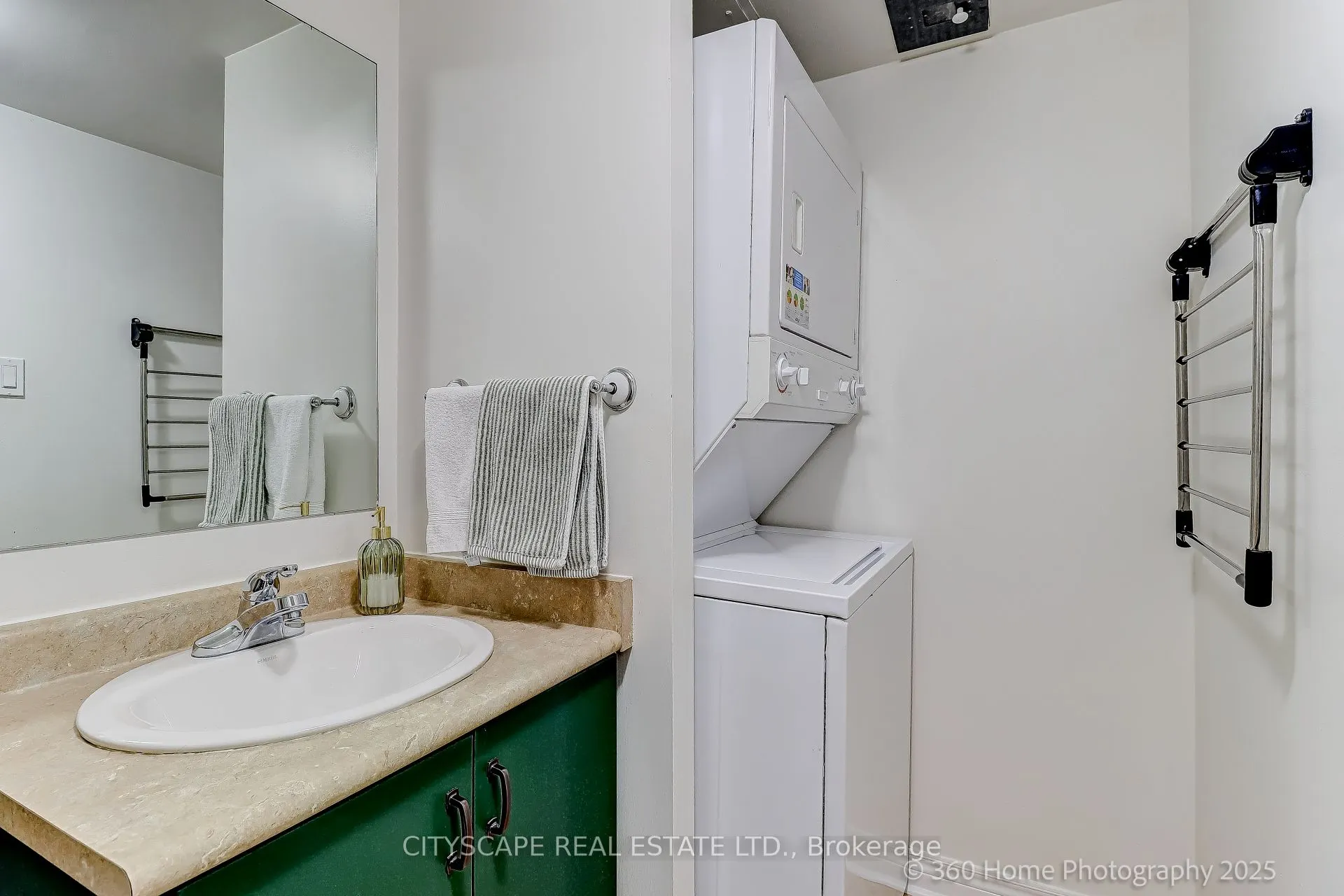 245 Pinegrove Road, #101