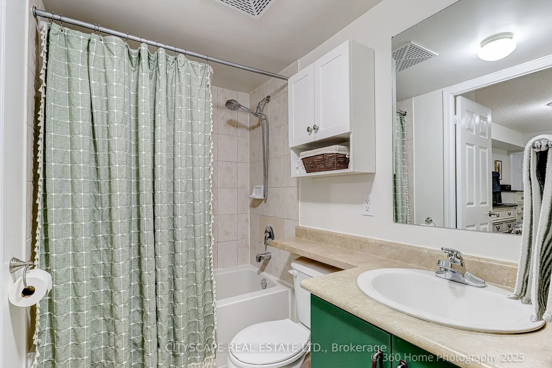 245 Pinegrove Road, #101