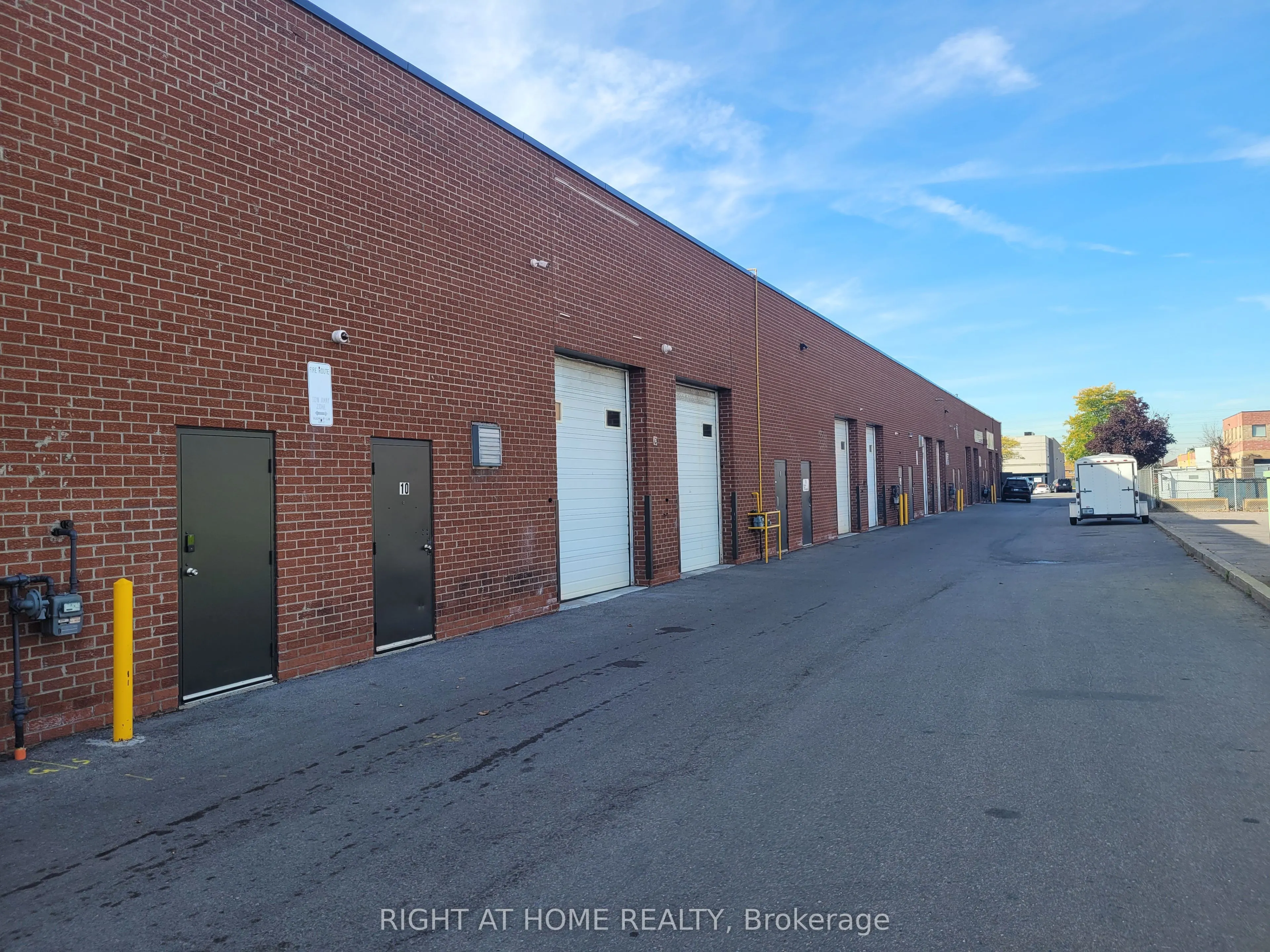 471 Jevlan Drive, ##11