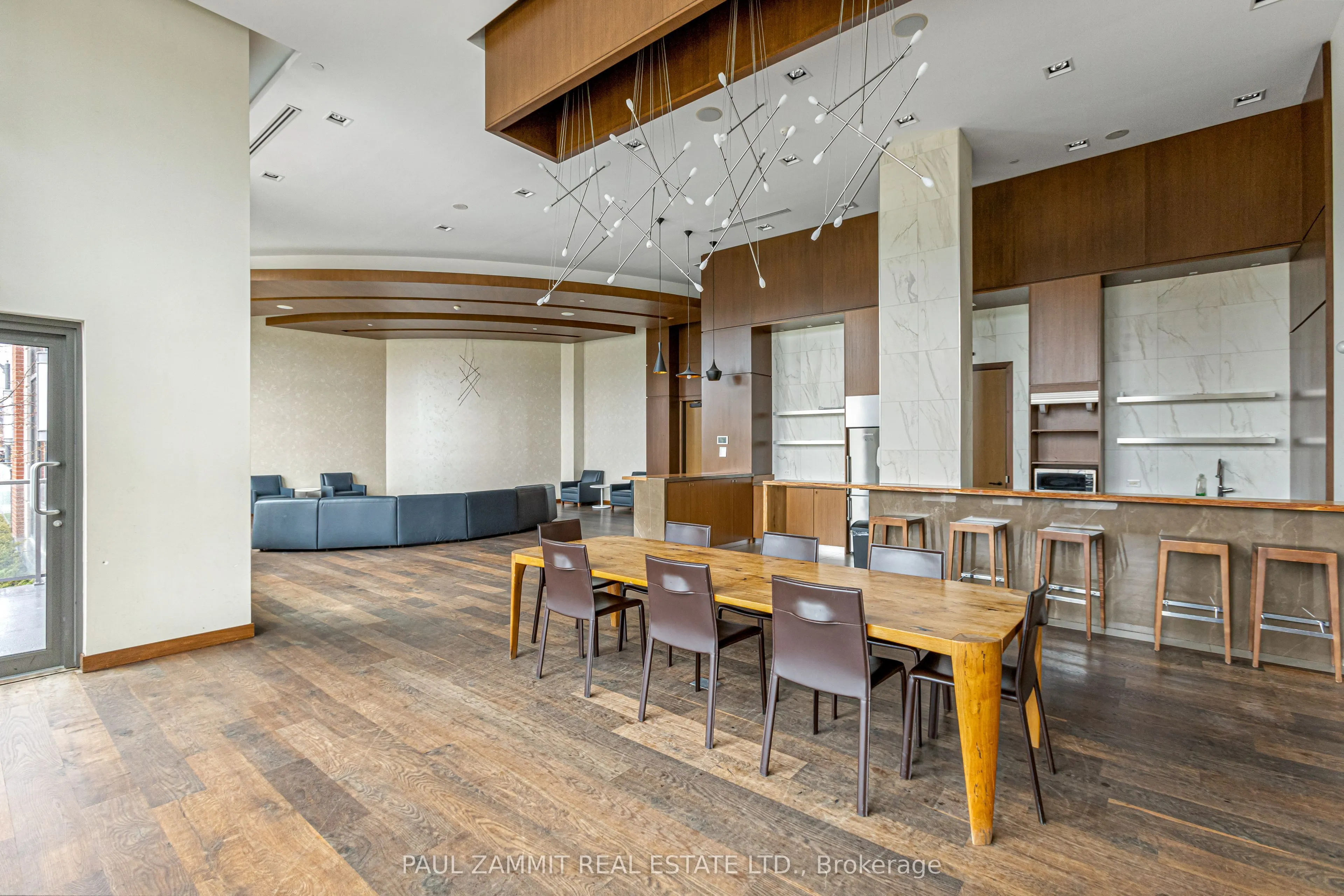 1 Uptown Drive, #2110