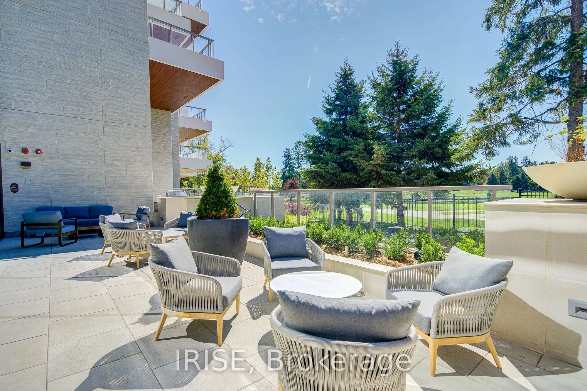 399 Royal Orchard Boulevard, #221