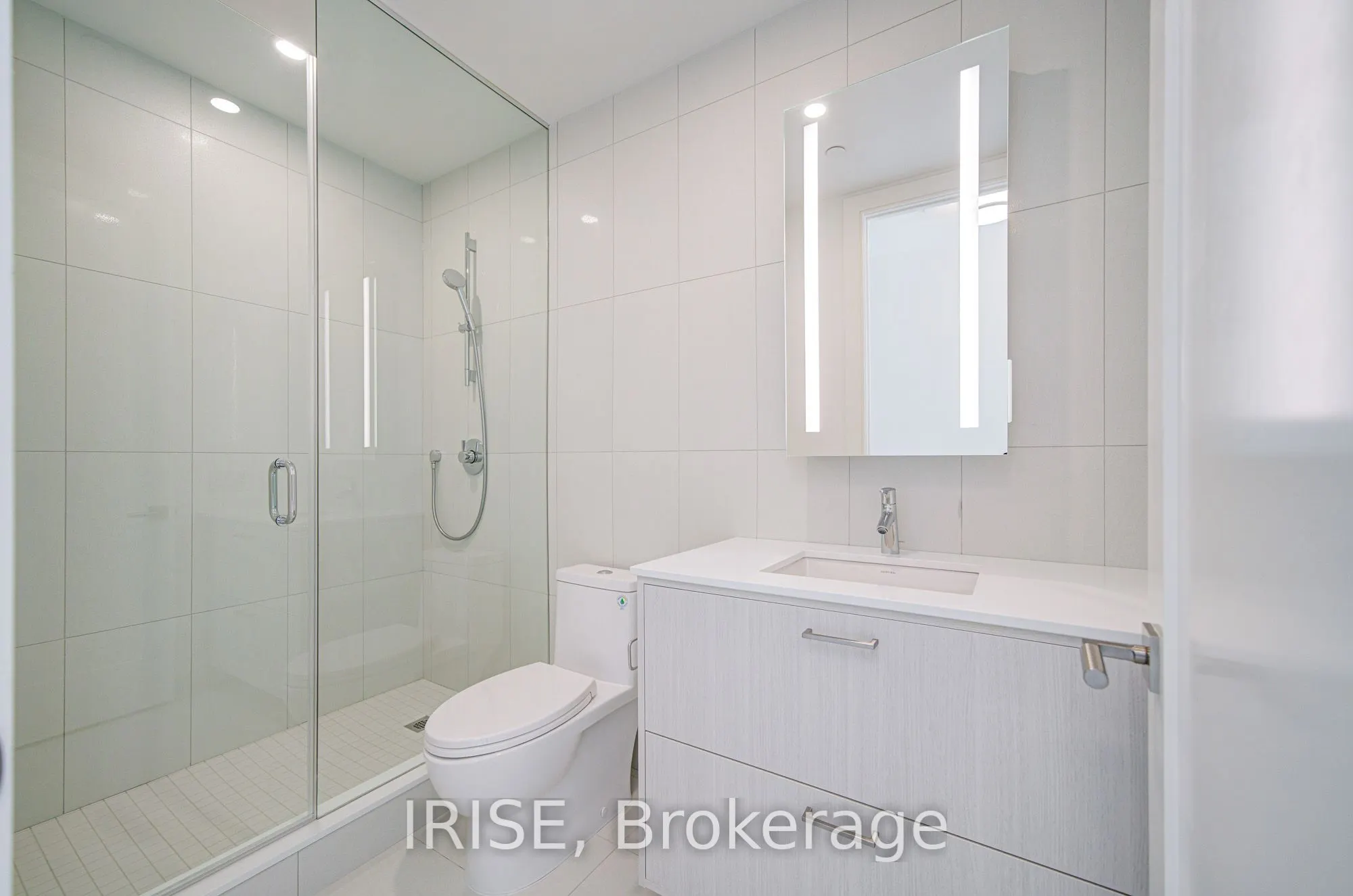 399 Royal Orchard Boulevard, #221