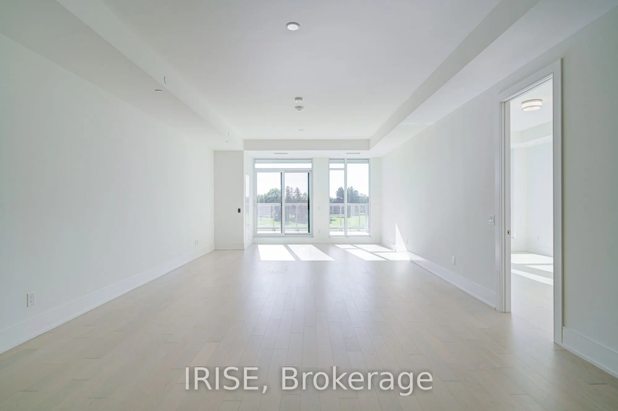 399 Royal Orchard Boulevard, #221