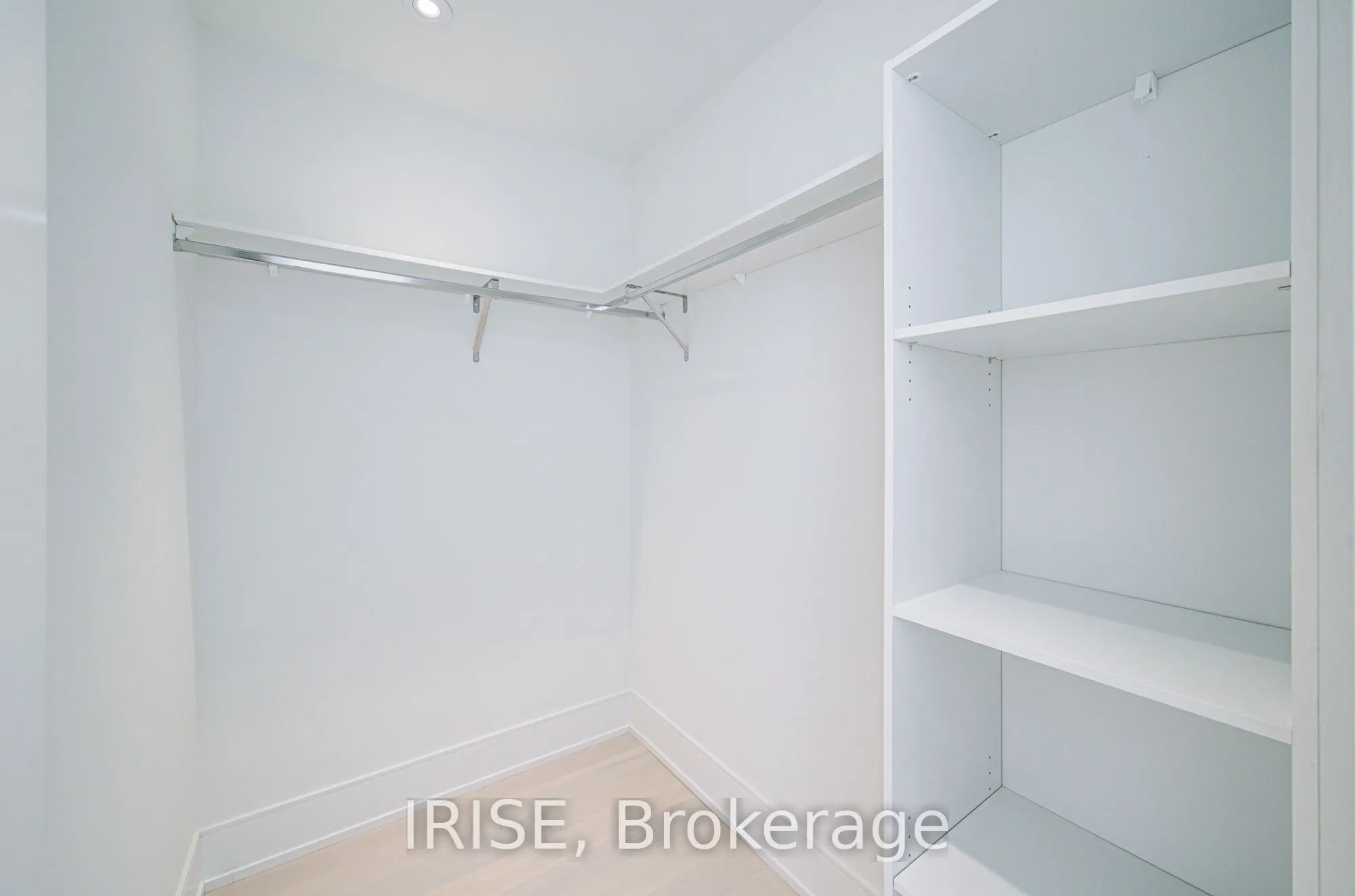 399 Royal Orchard Boulevard, #221