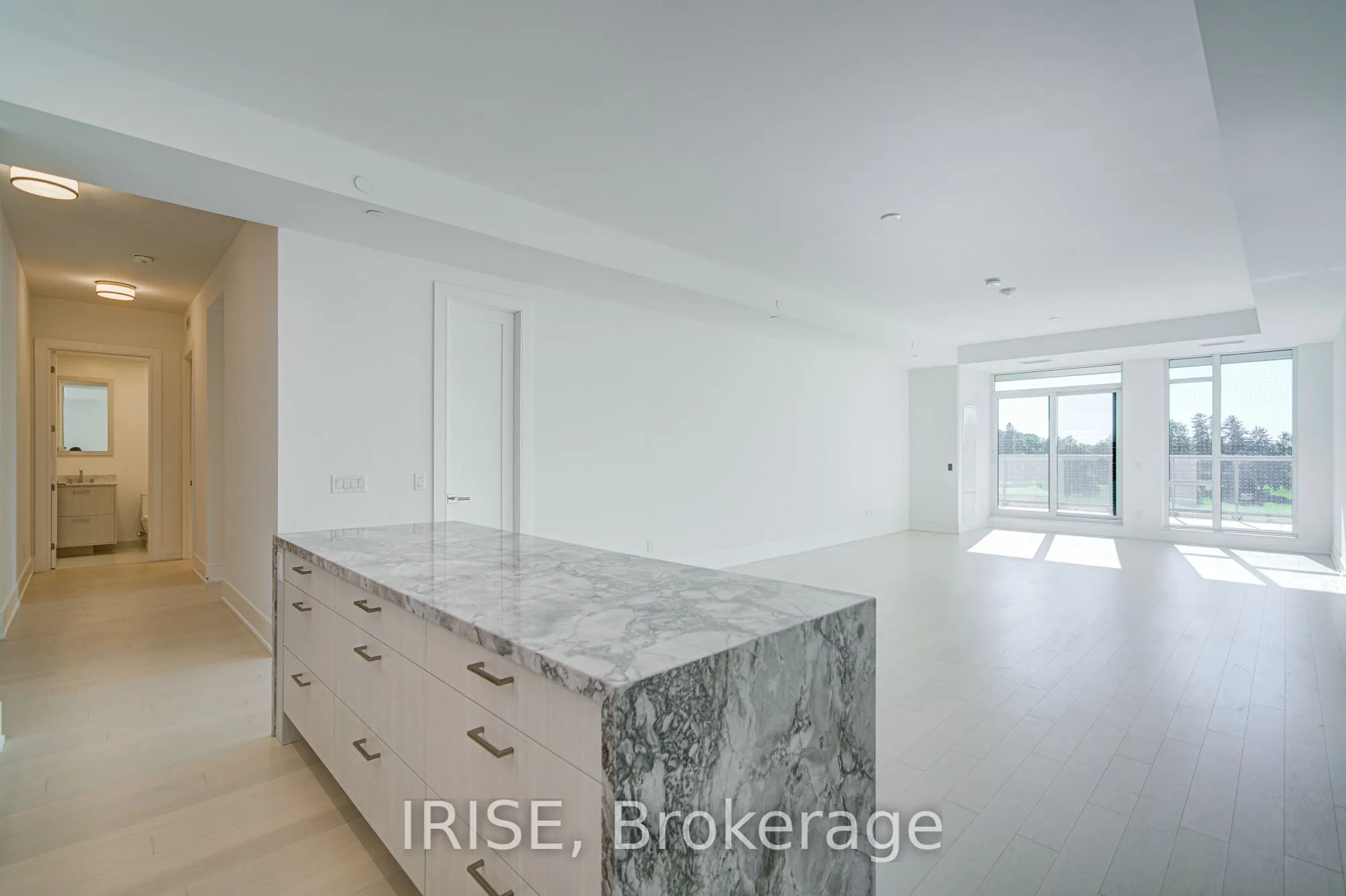 399 Royal Orchard Boulevard, #221