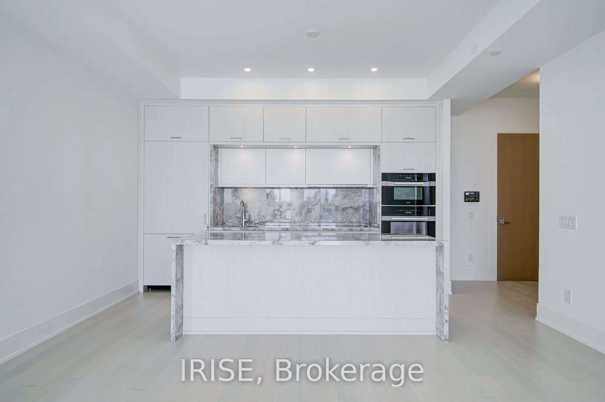 399 Royal Orchard Boulevard, #221