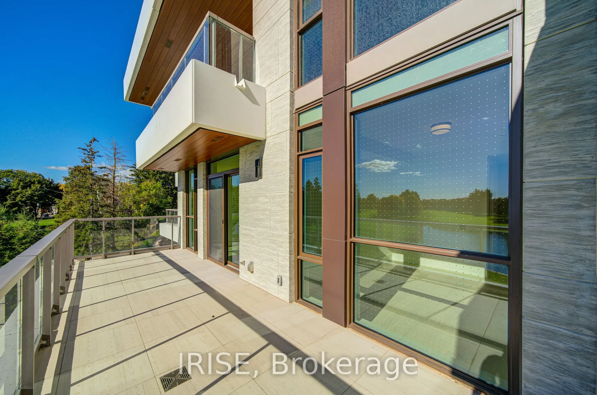 399 Royal Orchard Boulevard, #221