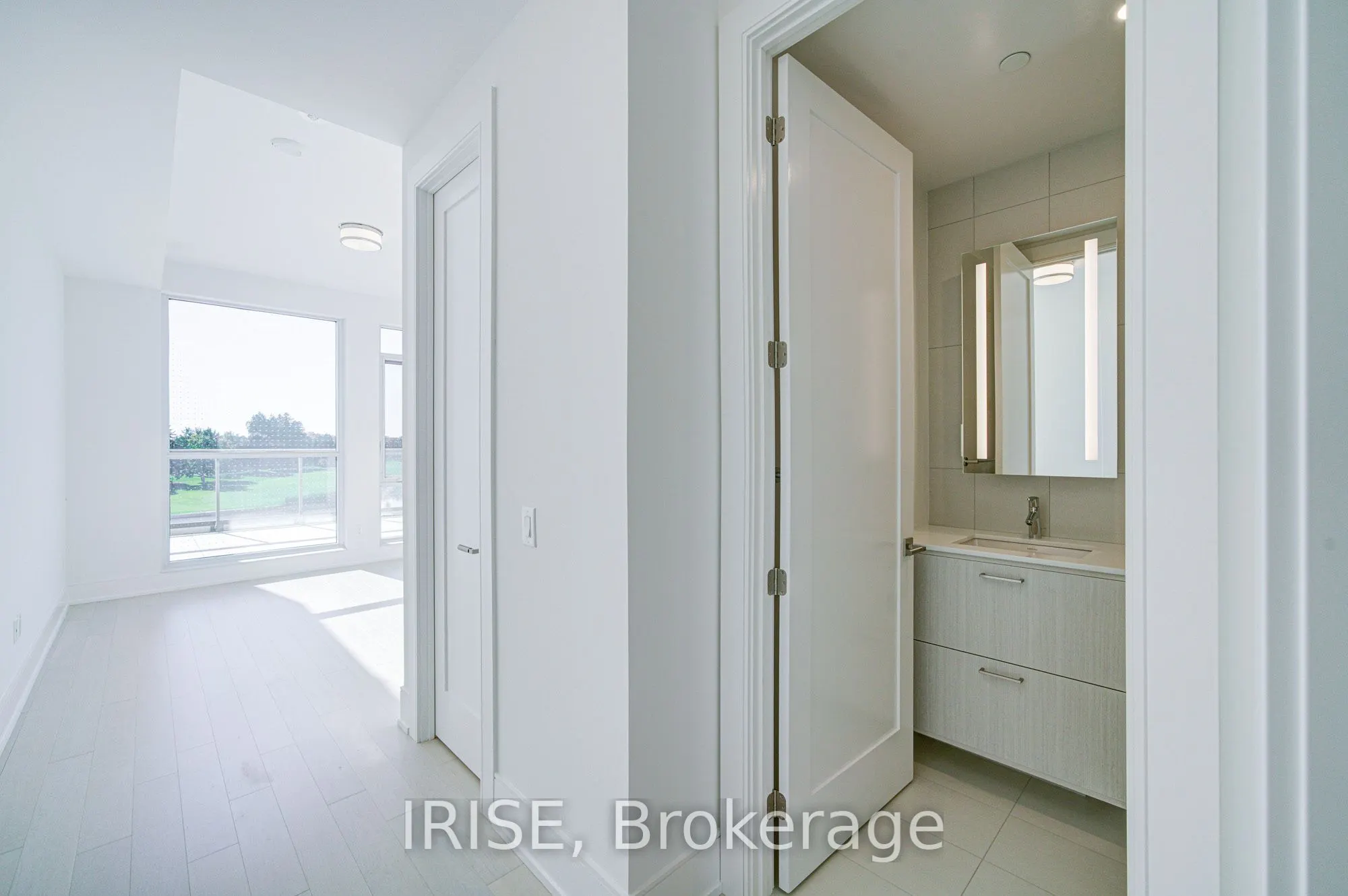 399 Royal Orchard Boulevard, #221