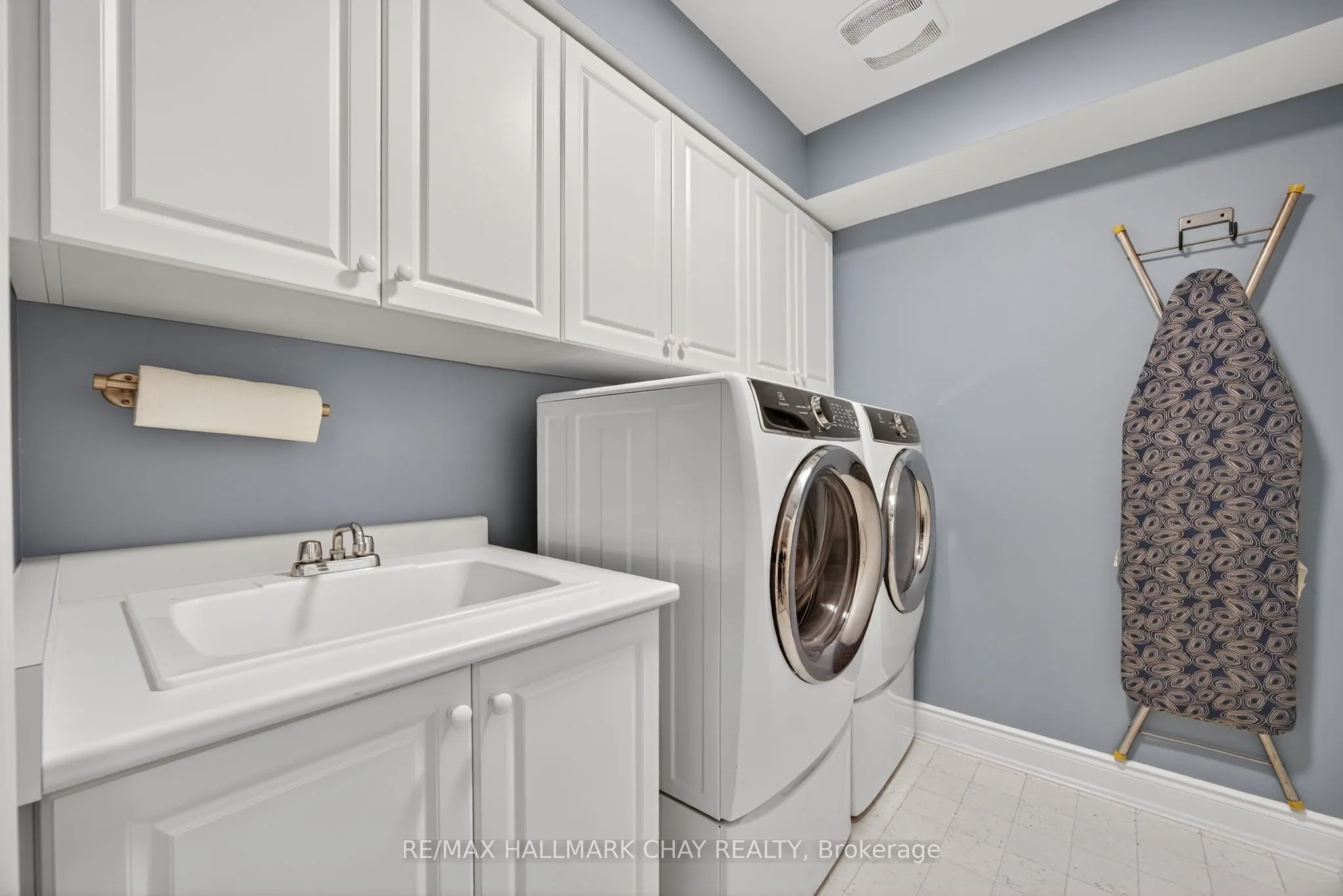 63 Summerhill Drive, #15