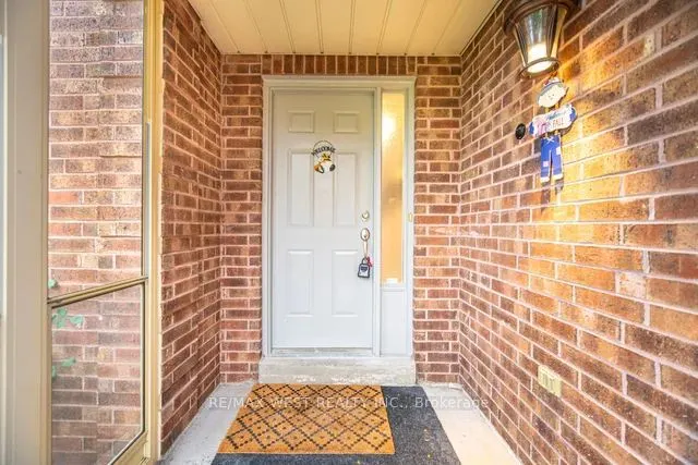 86 Dina Road