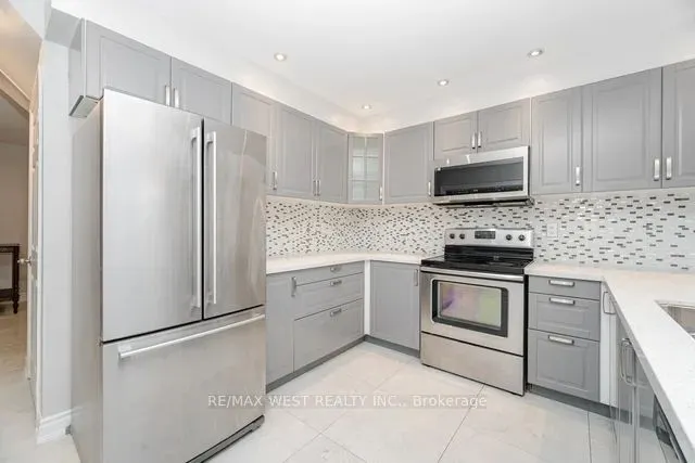 86 Dina Road