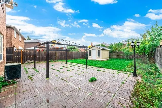 86 Dina Road