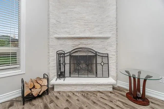 86 Dina Road