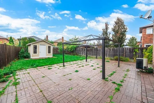 86 Dina Road