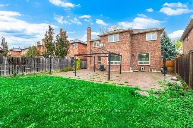 86 Dina Road