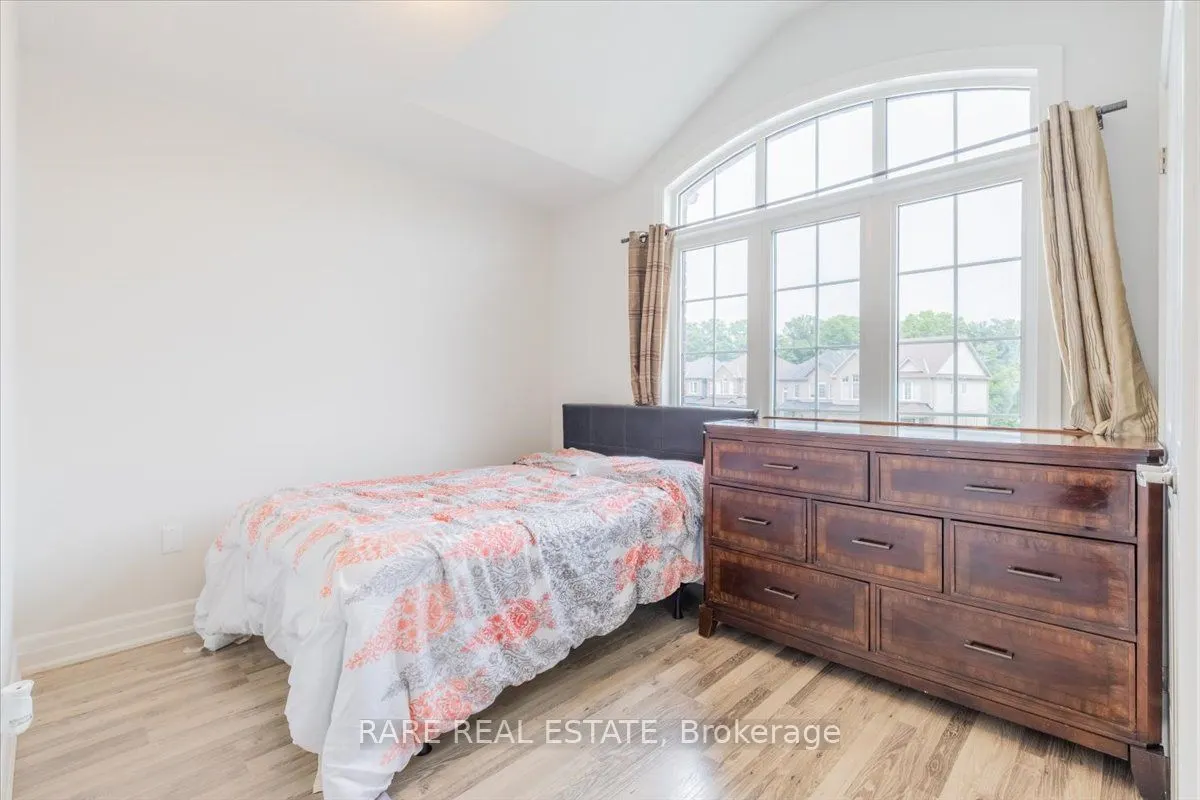 101 Wood Crescent