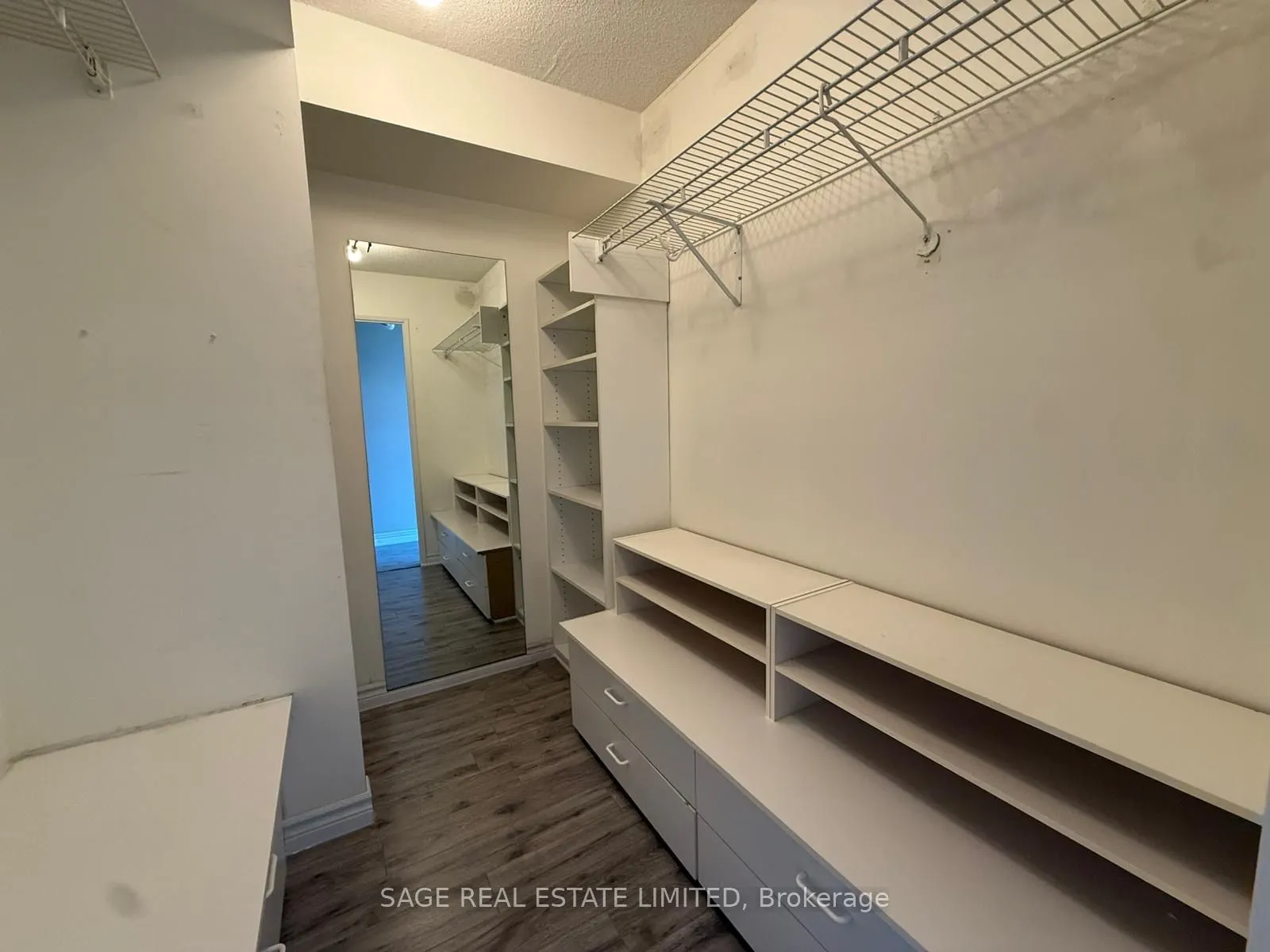 30 Harding Boulevard, #1002