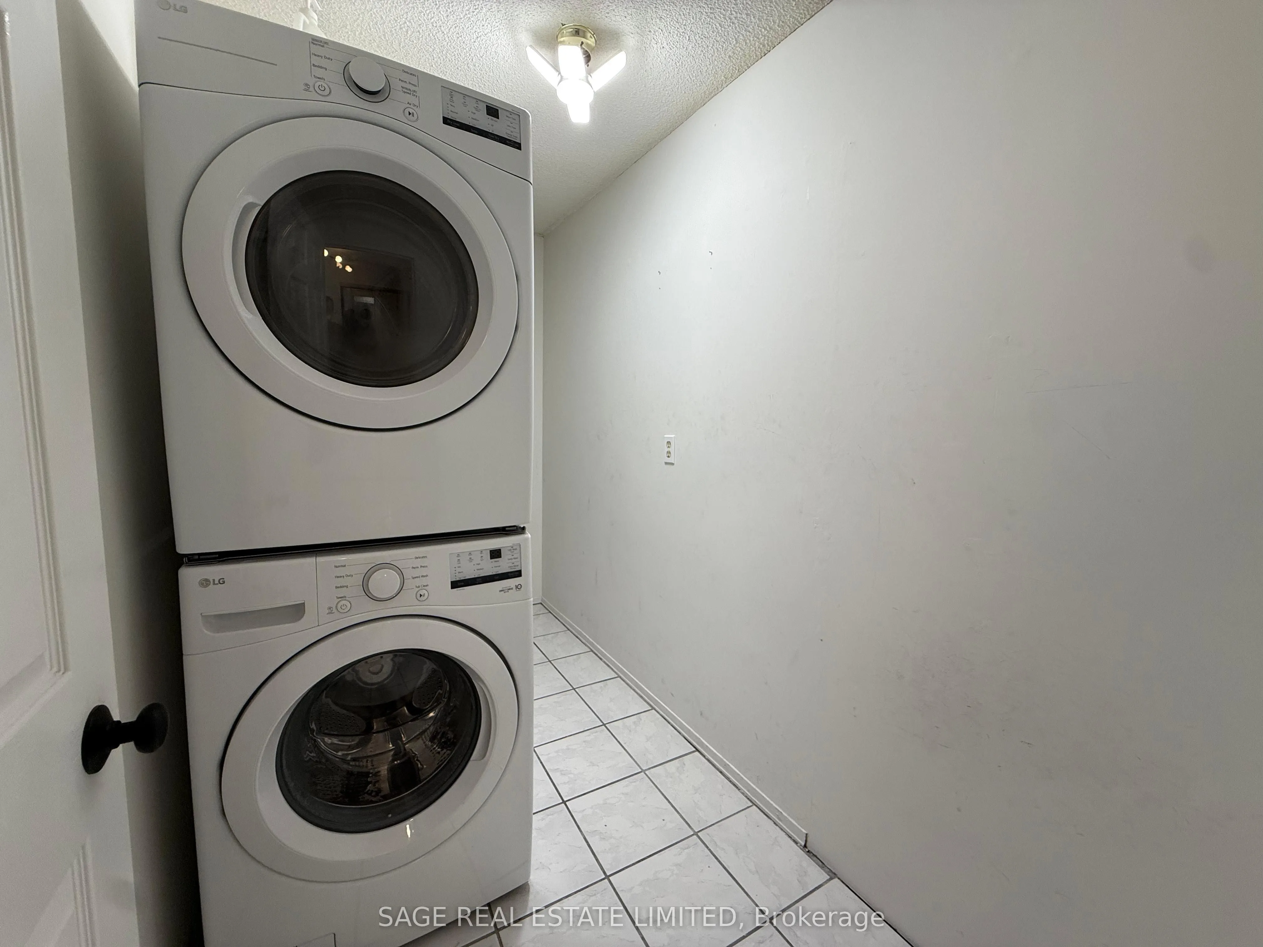 30 Harding Boulevard, #1002