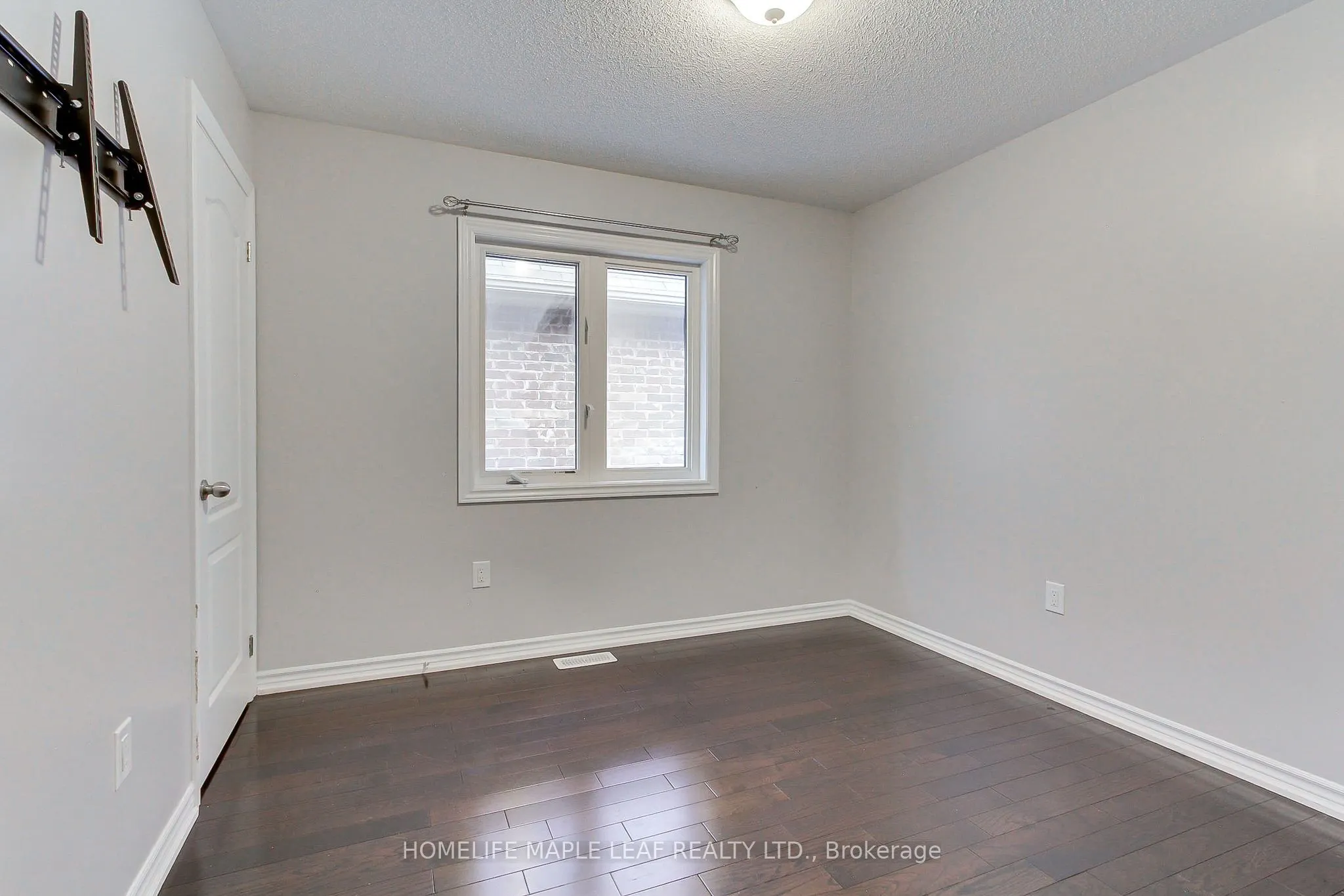 2180 Dawson Crescent