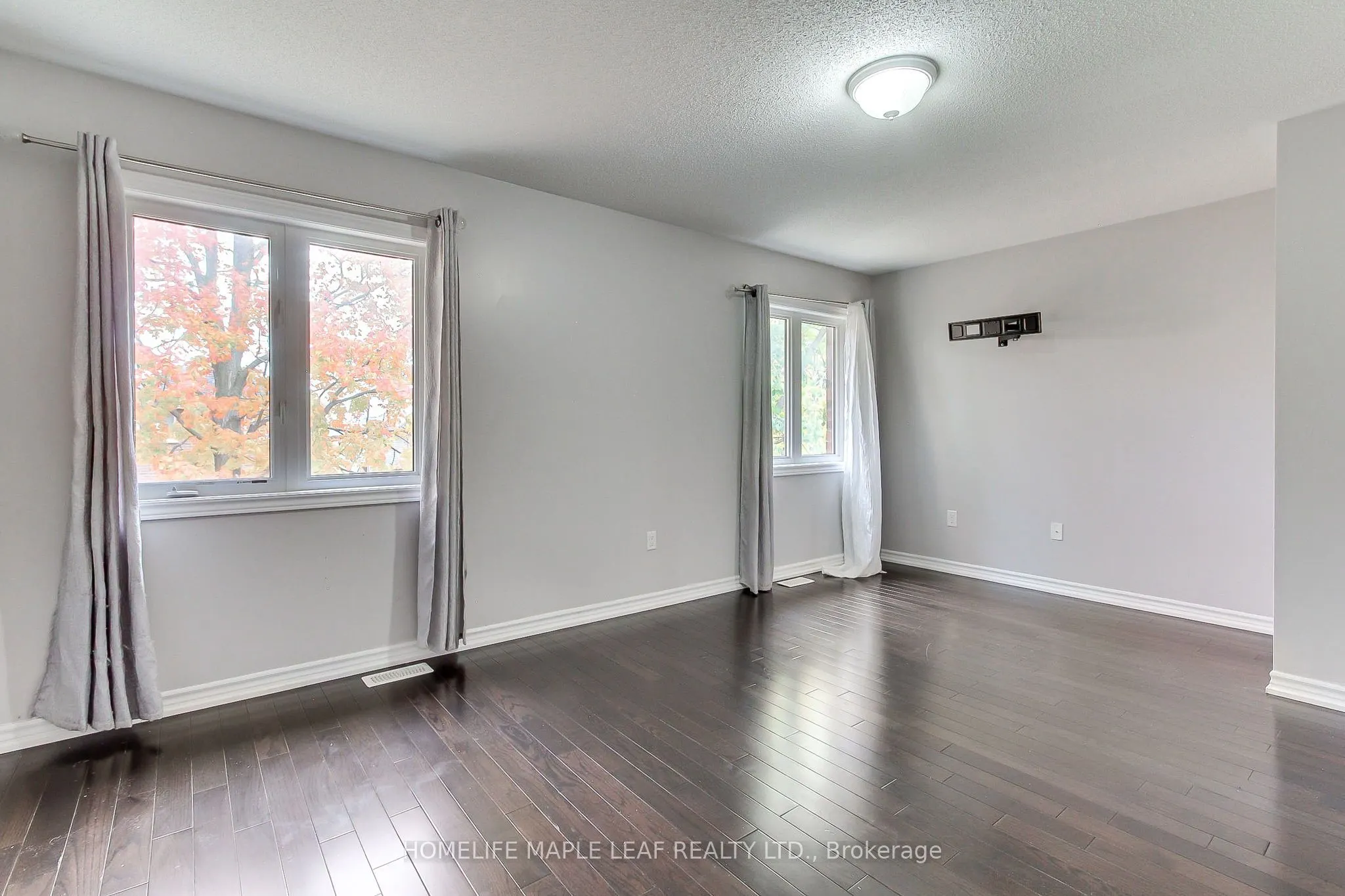 2180 Dawson Crescent