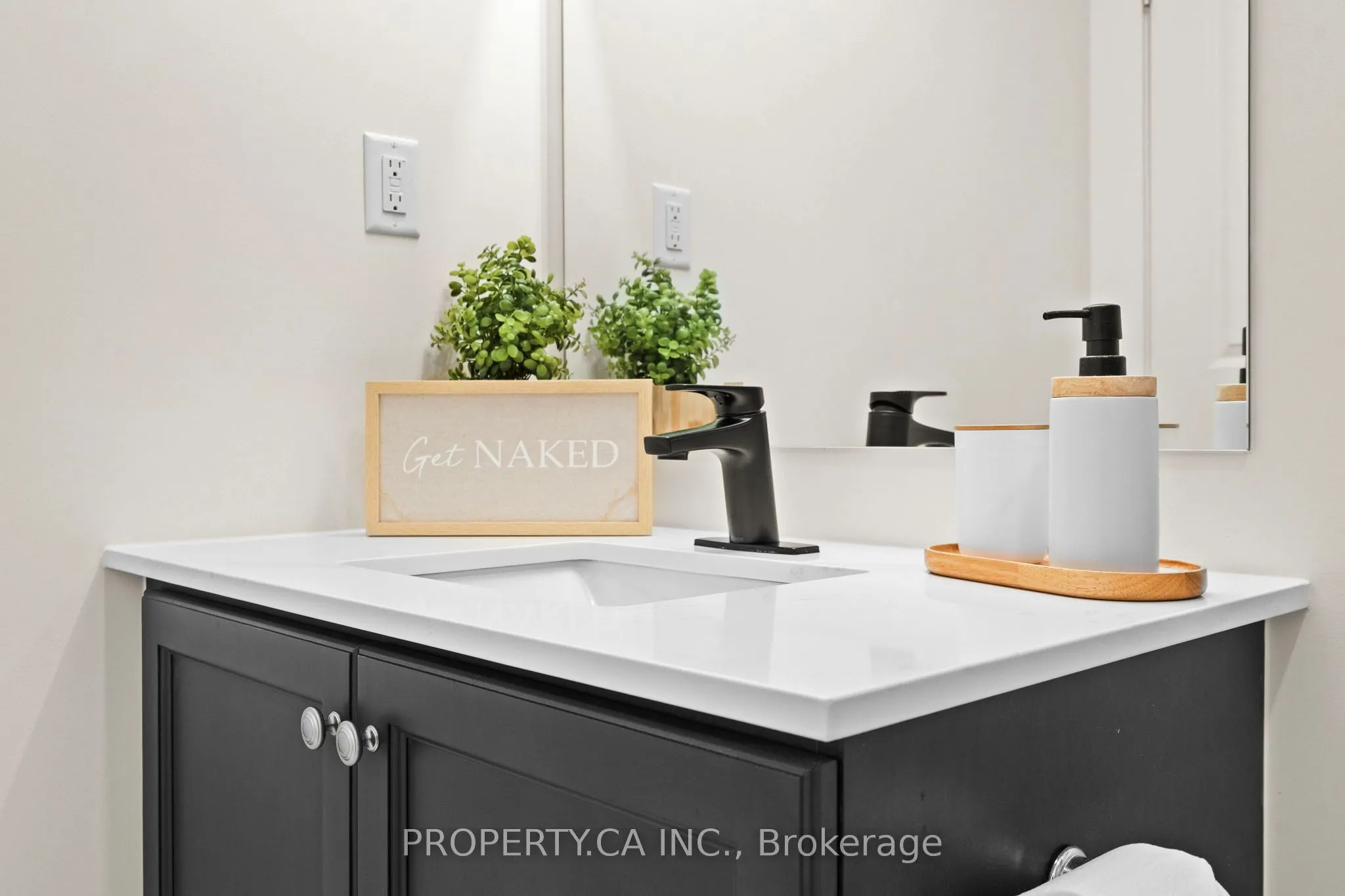 58 Elizabeth Street S, #2207